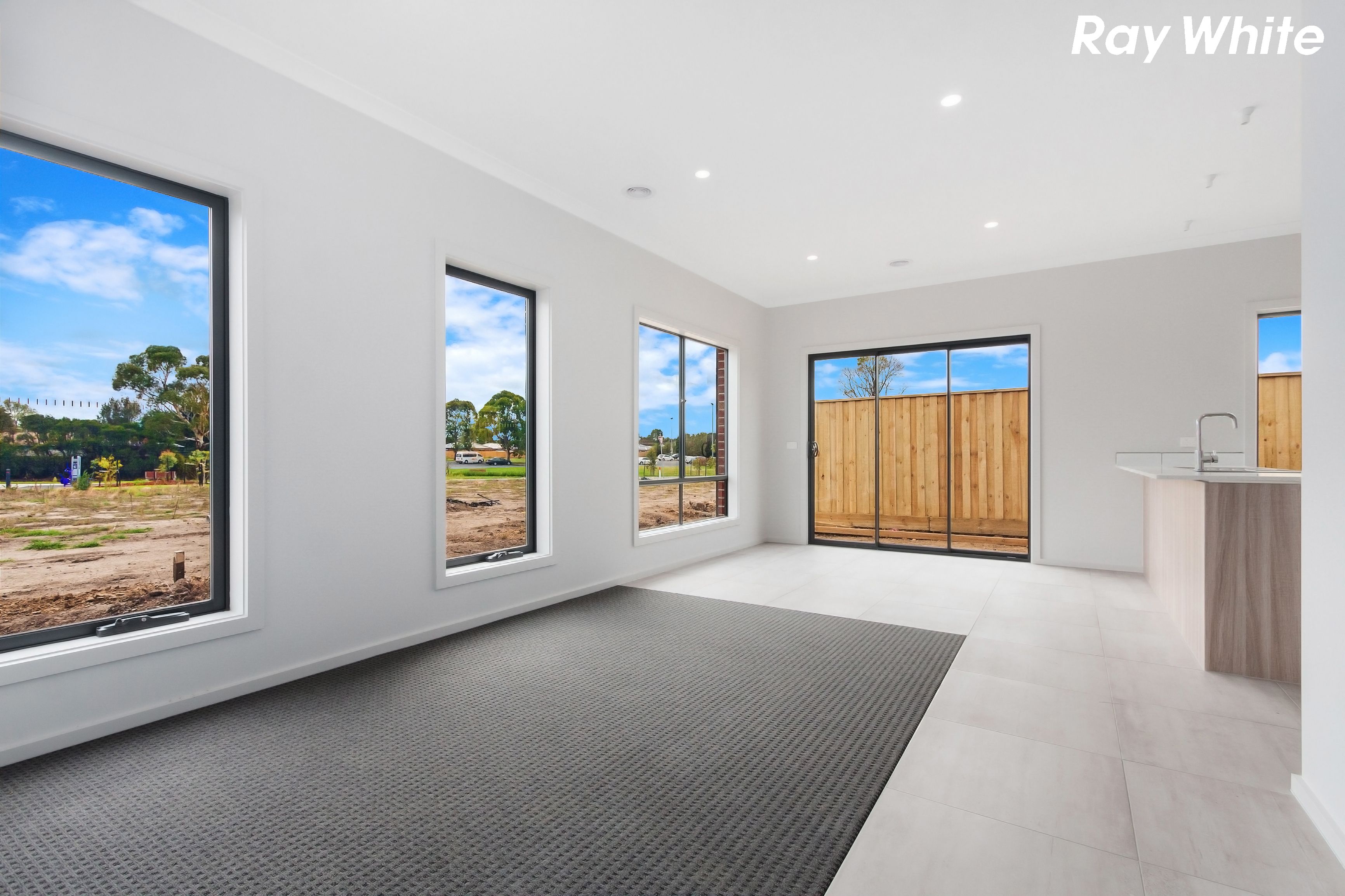 32 Newbury Street, PAKENHAM, VIC 3810