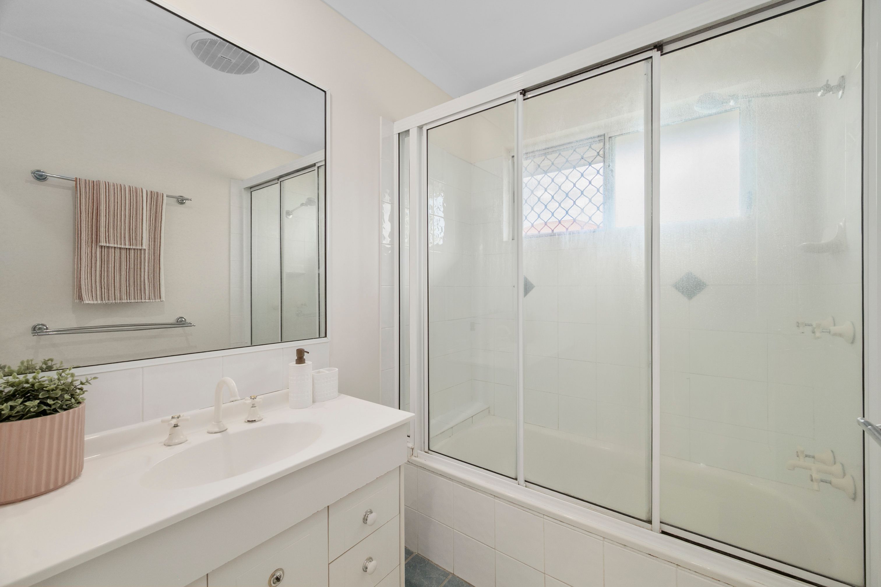 9 MICHELIA Close, Kirwan, QLD 4817