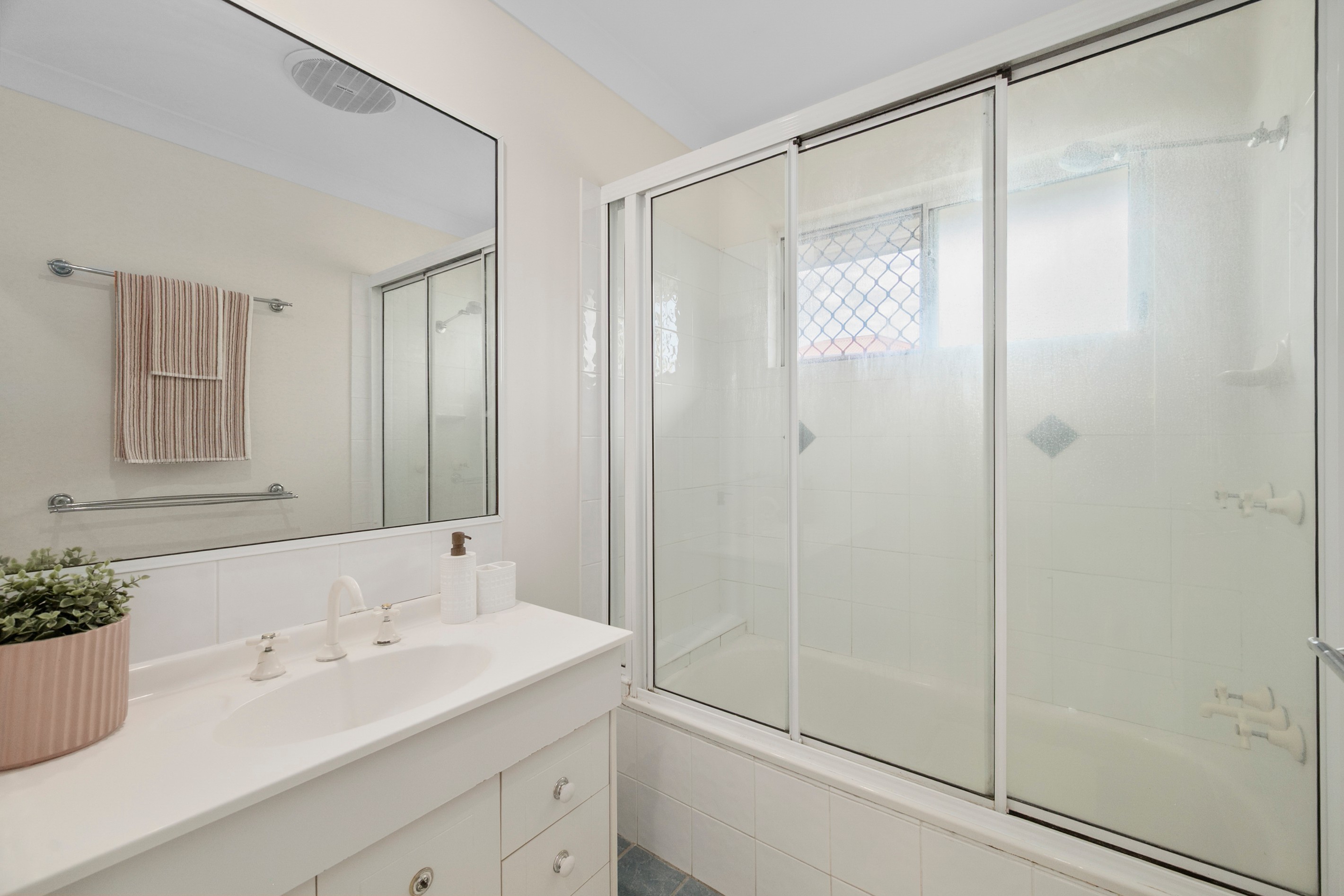 9 MICHELIA Close, Kirwan, QLD 4817
