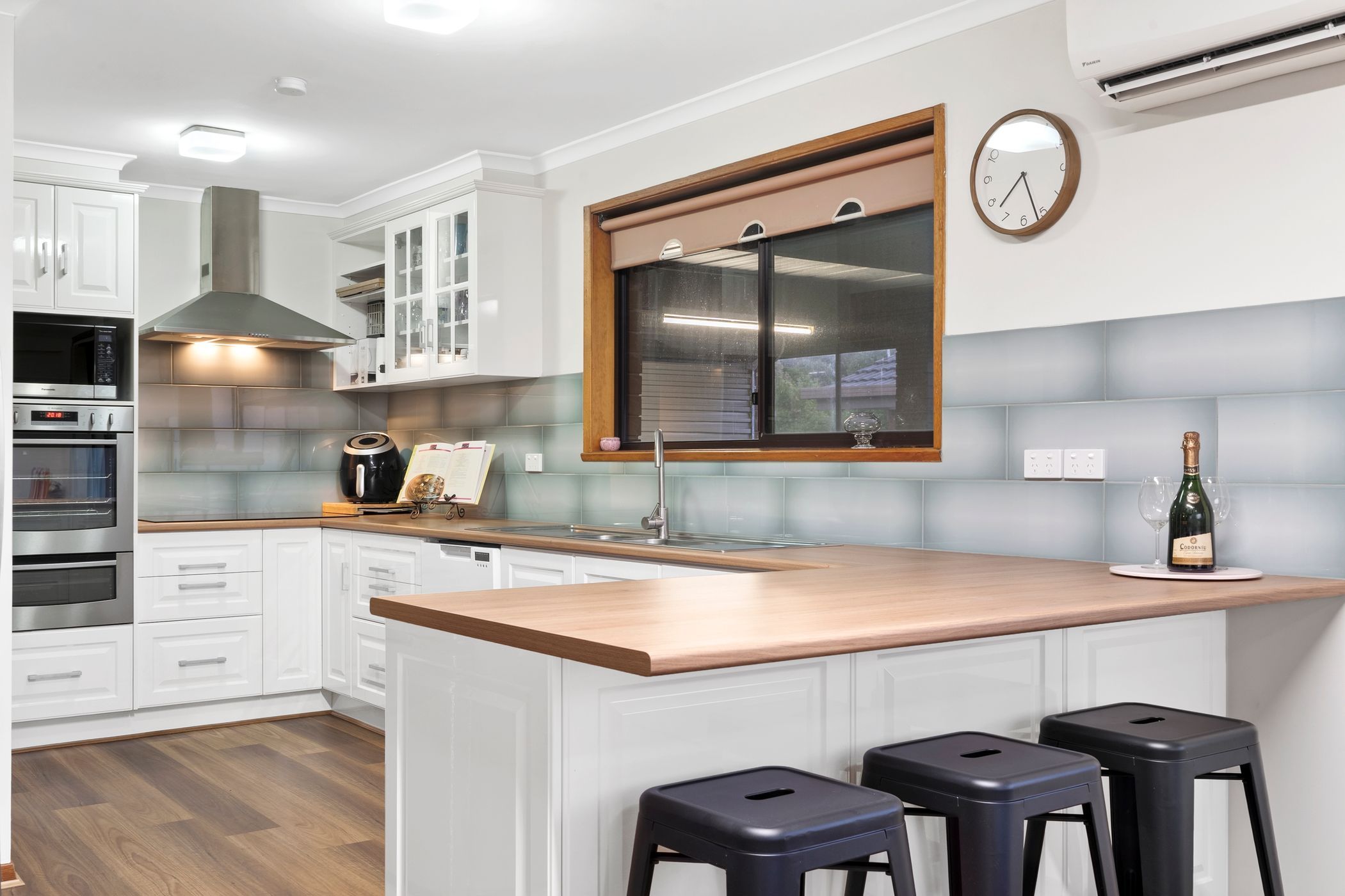 37 Tulloh Street — photo 4 of 18