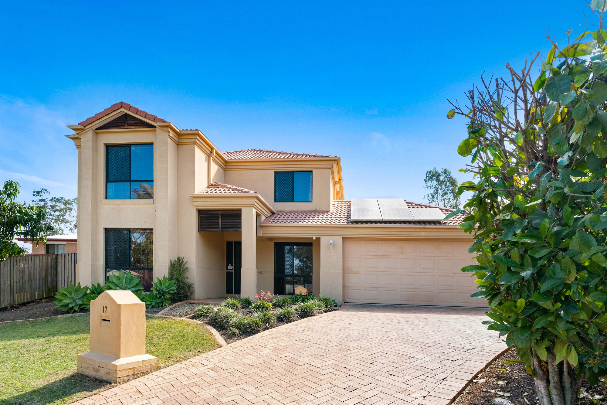 17 O'Connor Crescent, Mansfield, QLD 4122