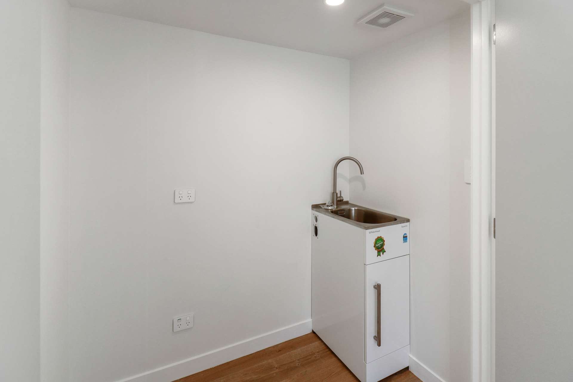 48a Ashton Avenue photo 8