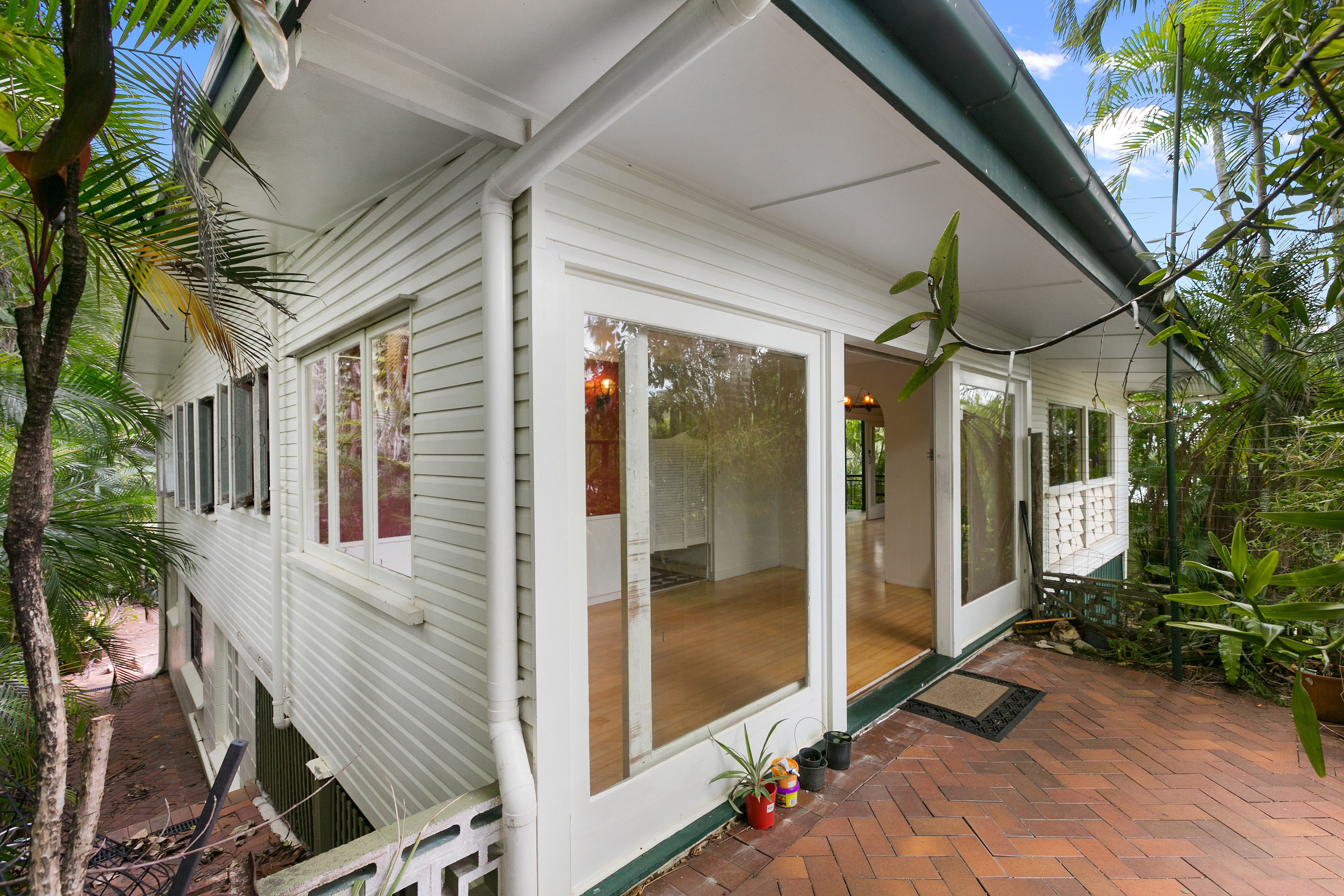 33 Moore Street, Trinity Beach, QLD 4879
