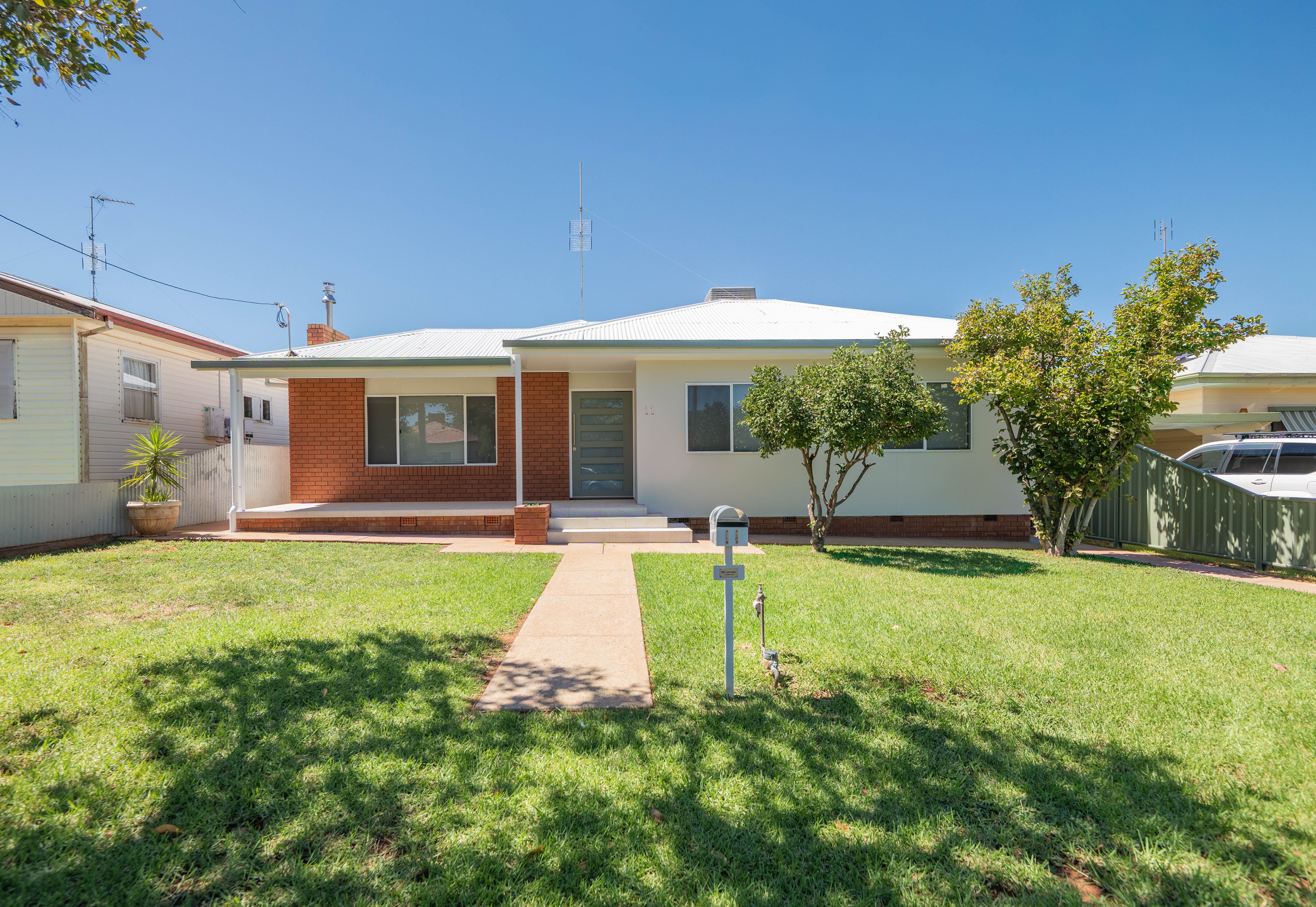 11 Wattle Street, Parkes, NSW 2870