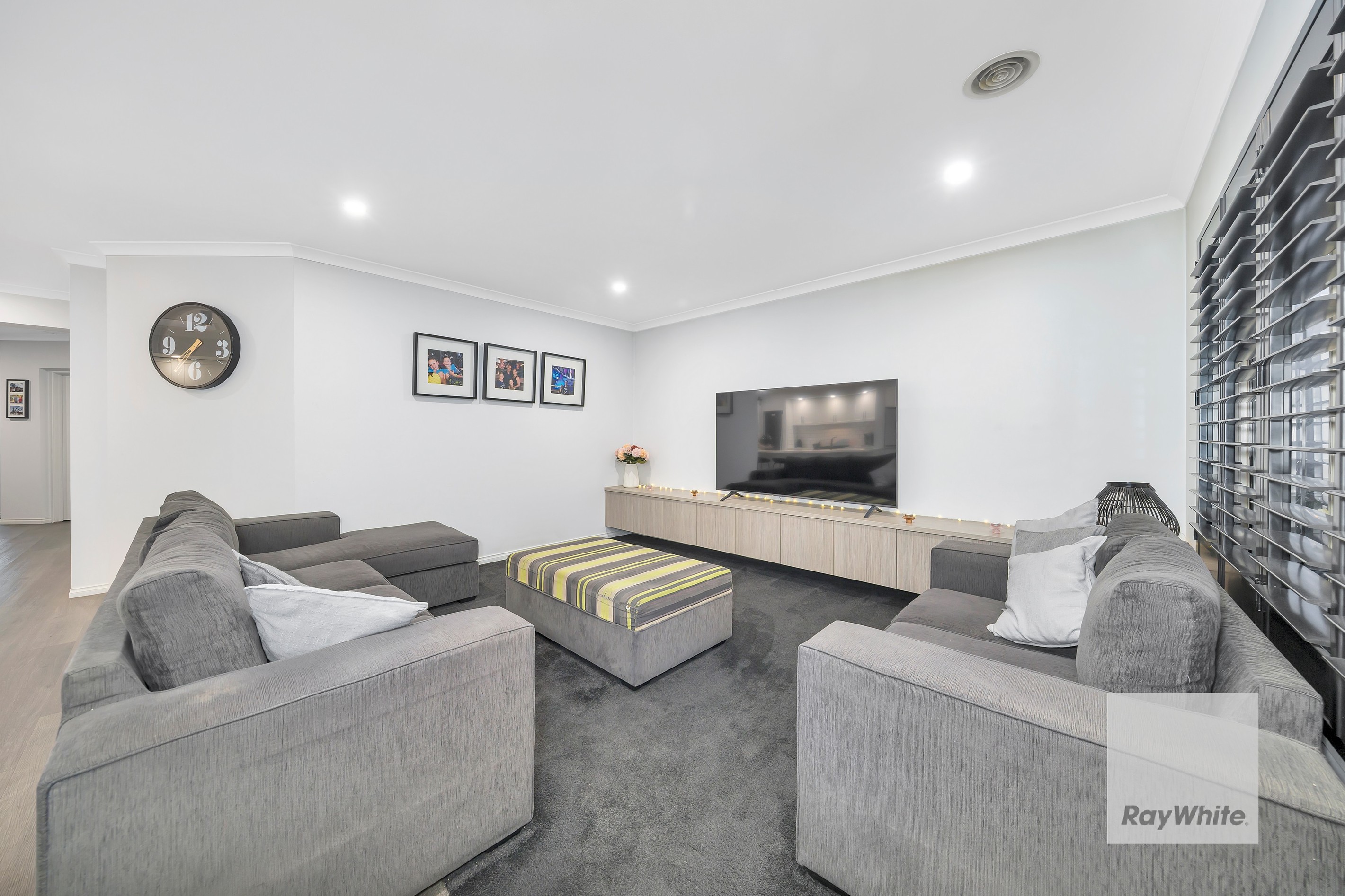 52 Hillcrest Drive, Hillside, VIC 3037