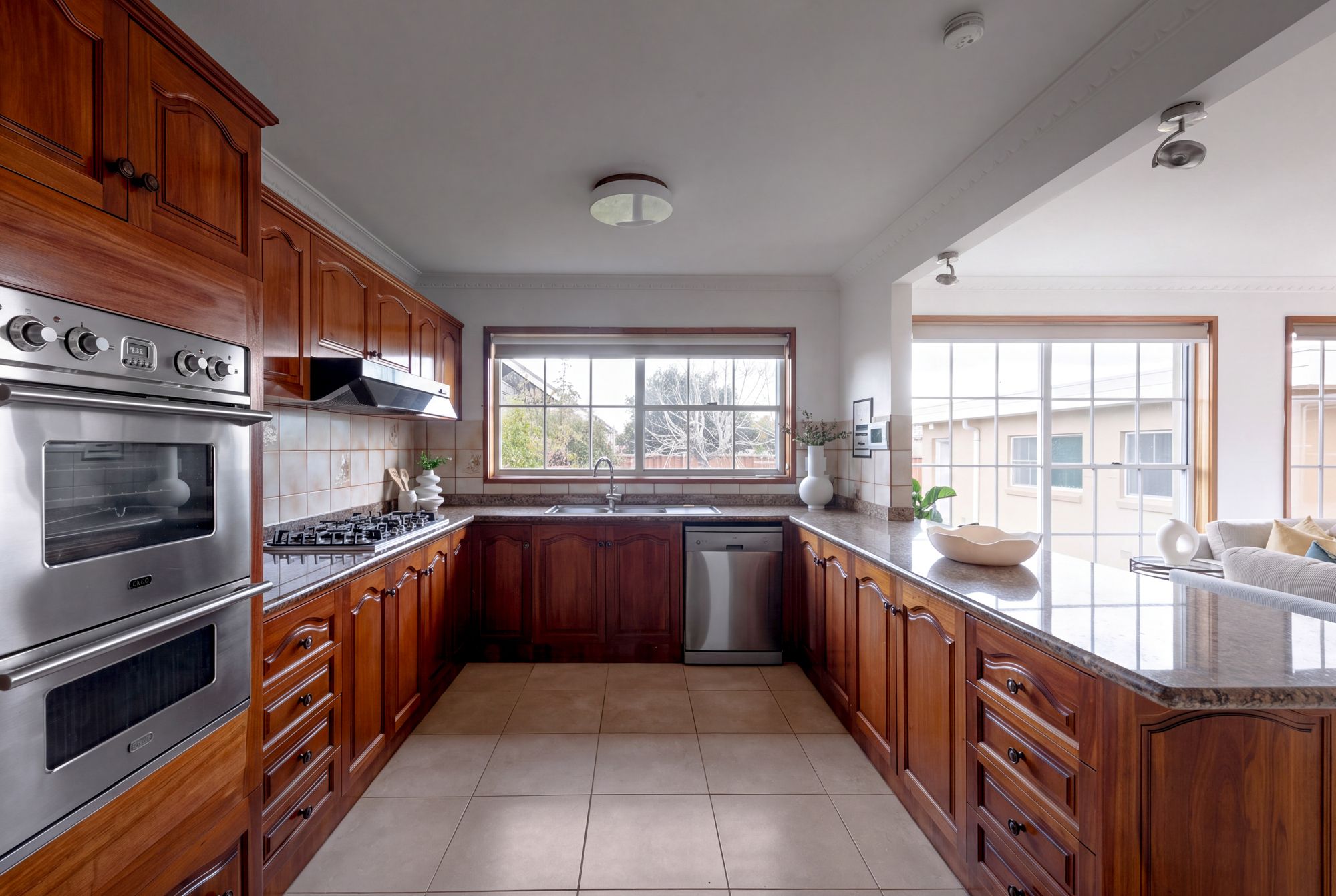 471 Geelong Road — photo 8 of 30