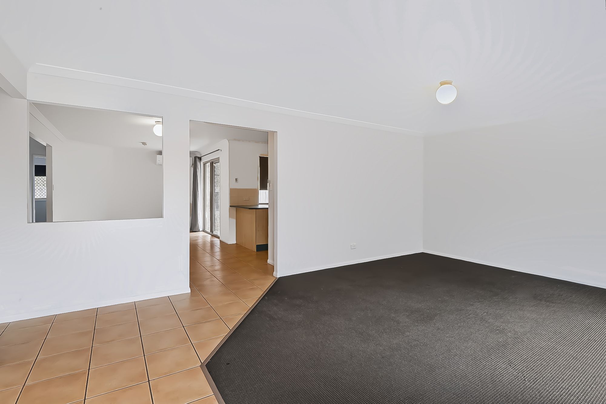11 Longford Crescent — photo 3 of 13