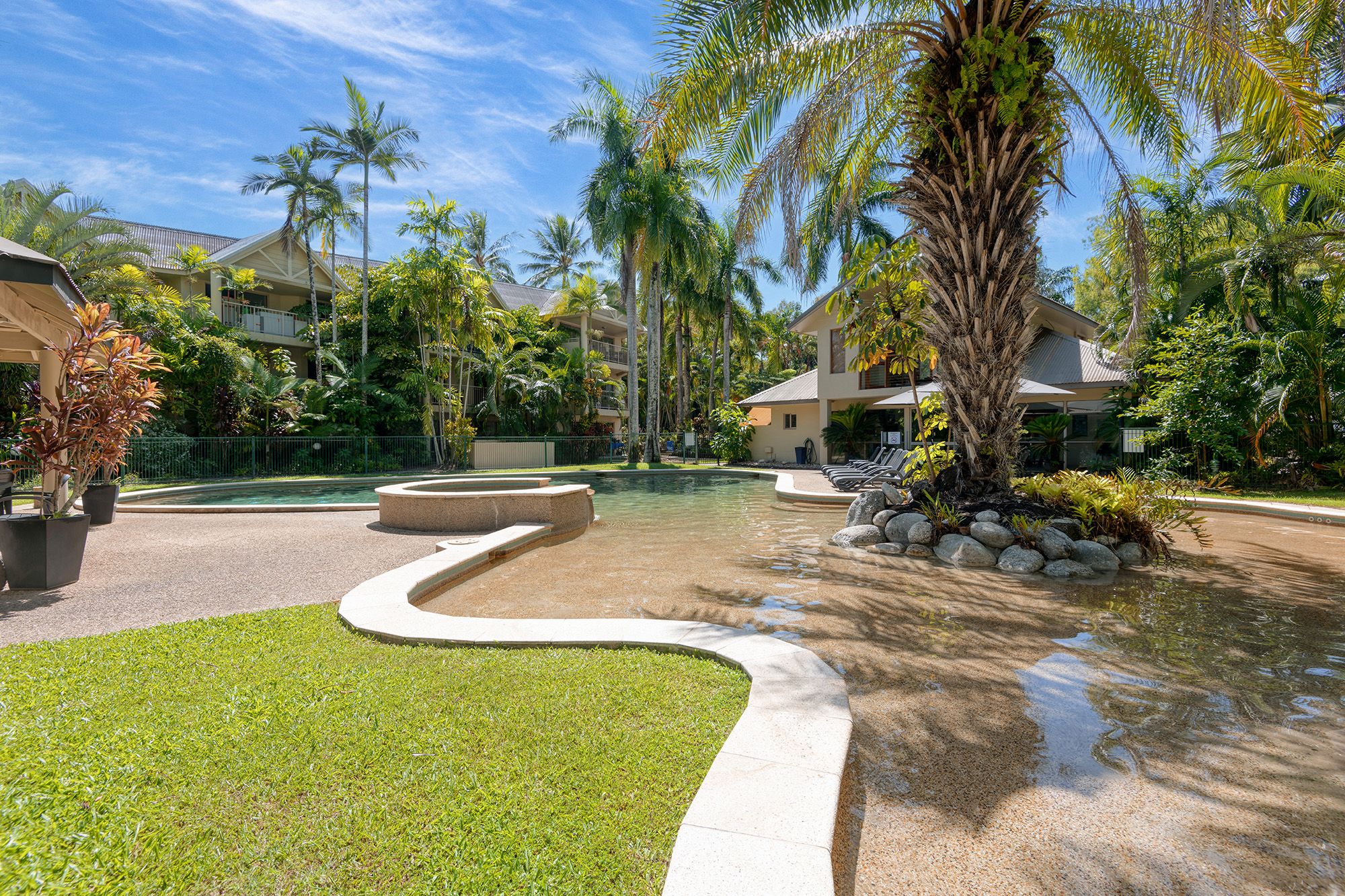 6/11-15 Port Douglas Road — photo 11 of 12