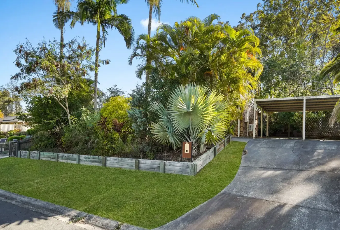 27 Barrine Drive — photo 11 of 14