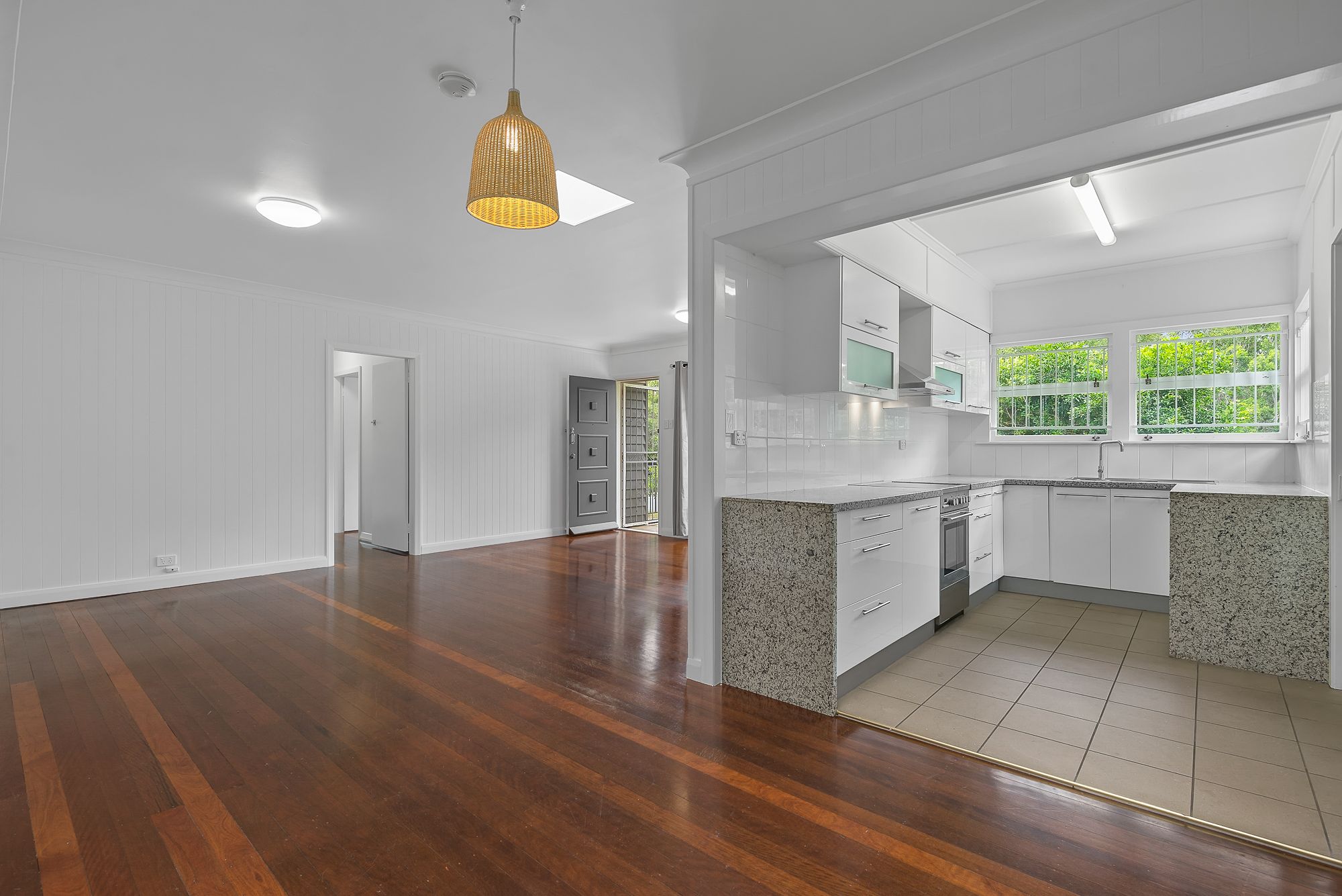 653 Moggill Road — photo 3 of 9