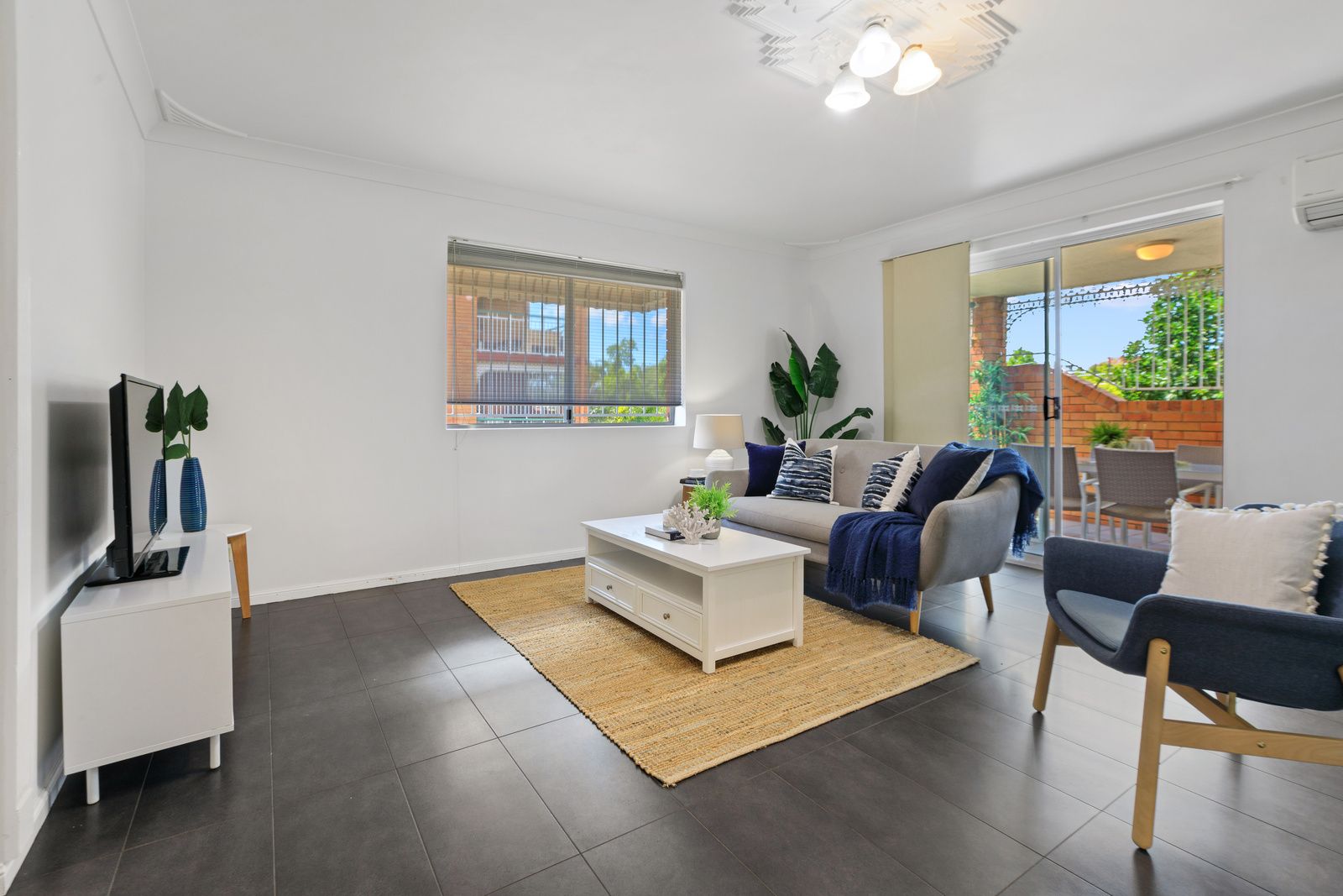 1/102 Pembroke Road, Coorparoo, QLD 4151