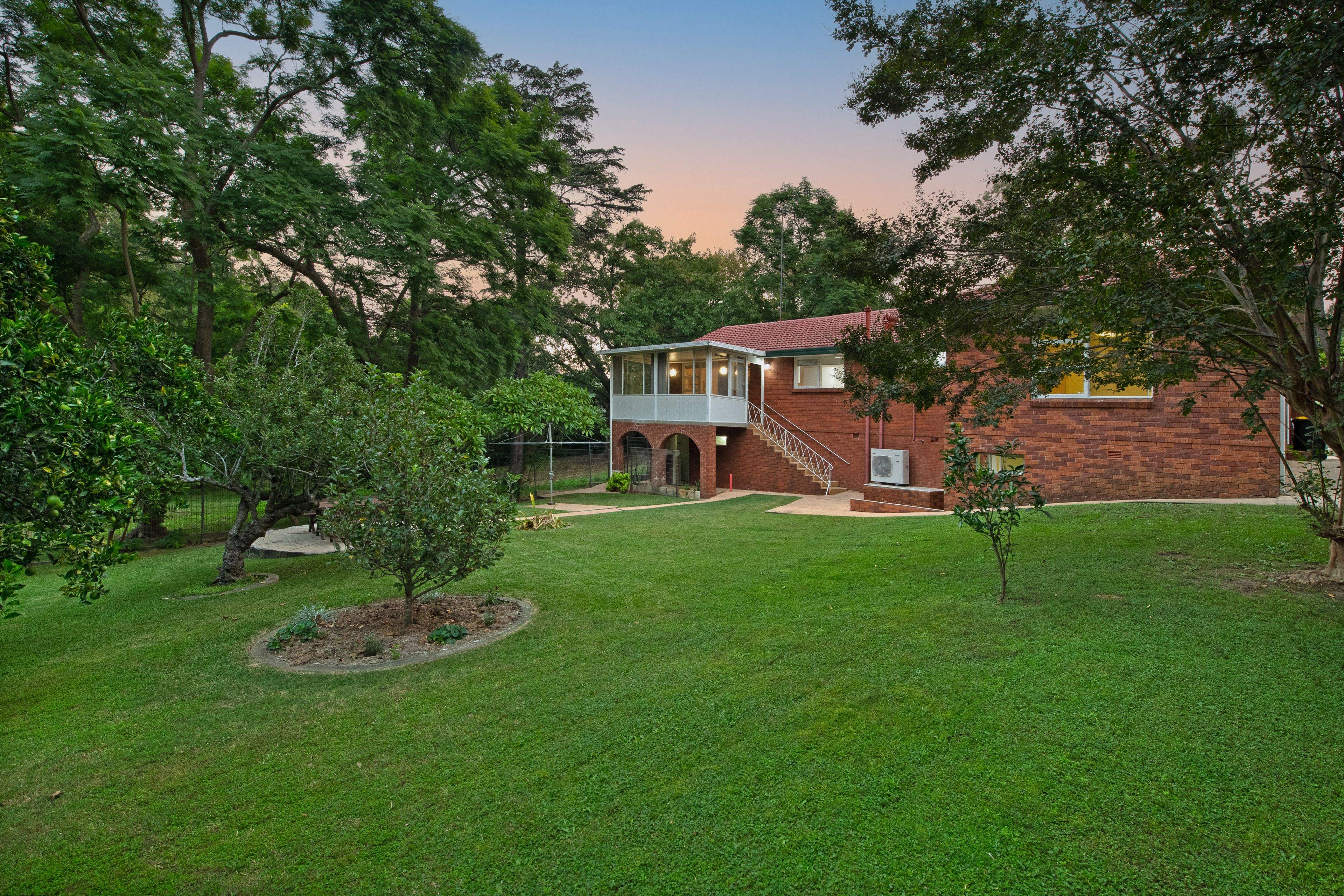 2 Holmes Avenue, Oatlands NSW 2117