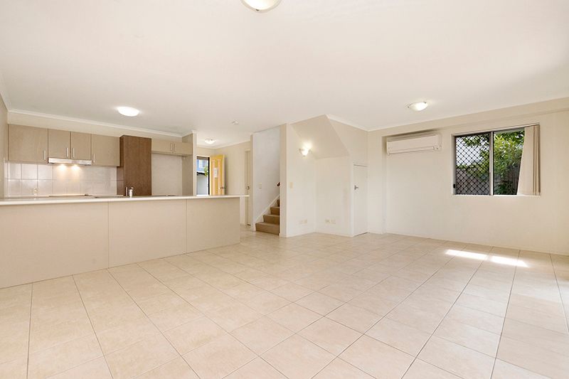 2/4 South Vickers Road, Condon, QLD 4815