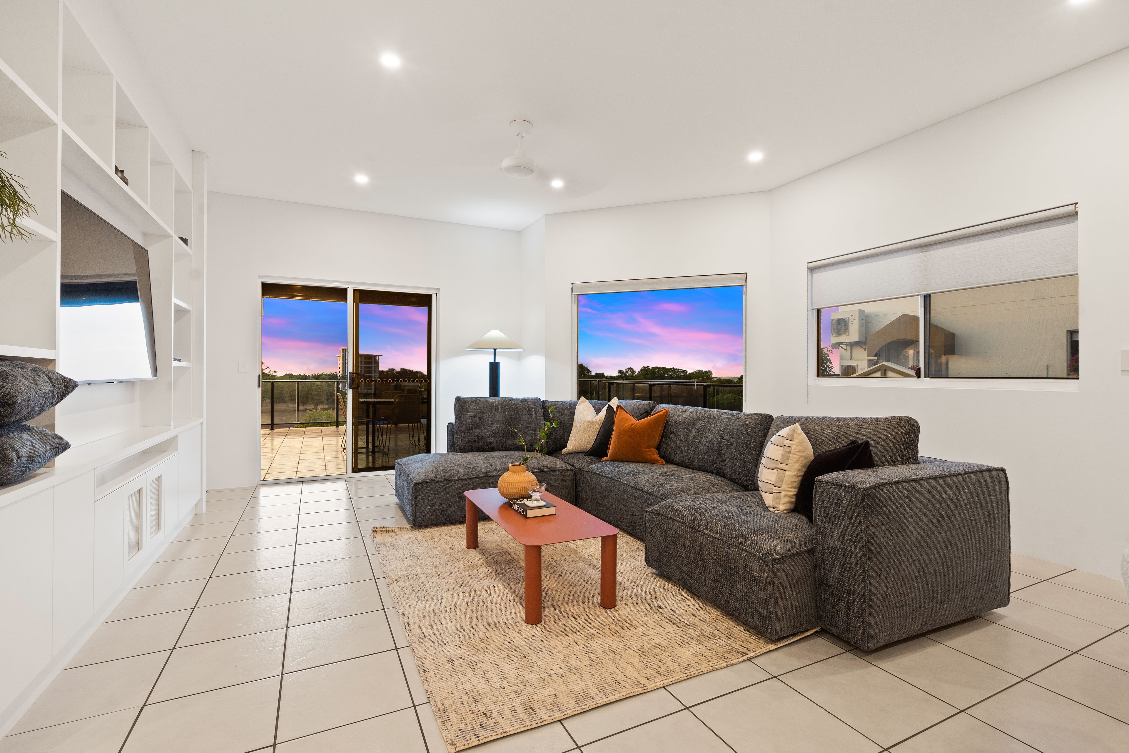 10/5 Lambell Terrace — photo 4 of 29