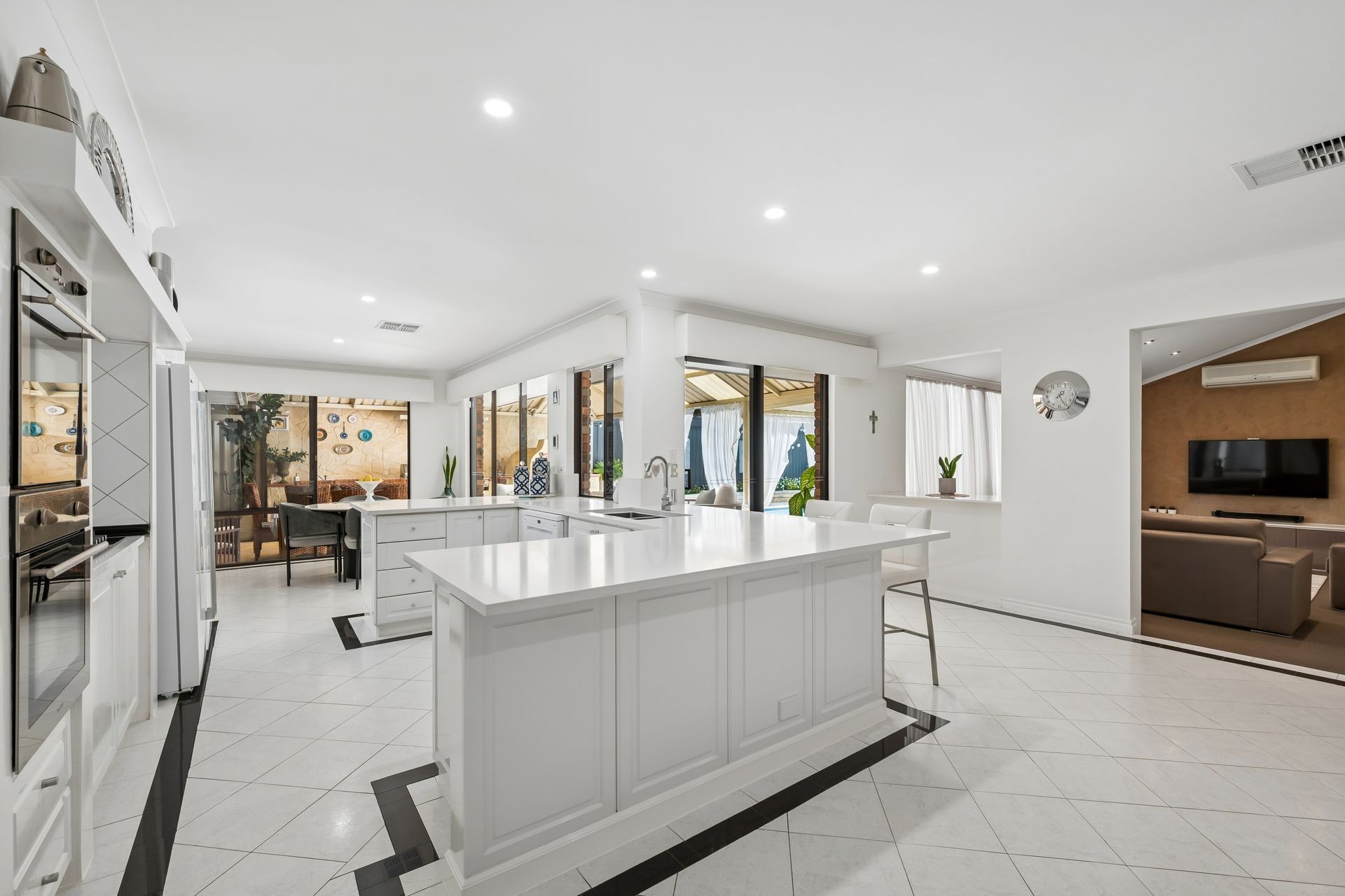 44 Hopkins Way, Spearwood, WA 6163