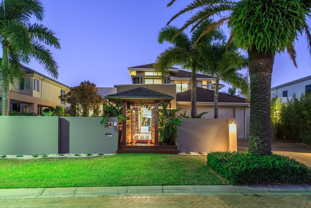 24 Knightsbridge Parade West, Sovereign Islands QLD 4216