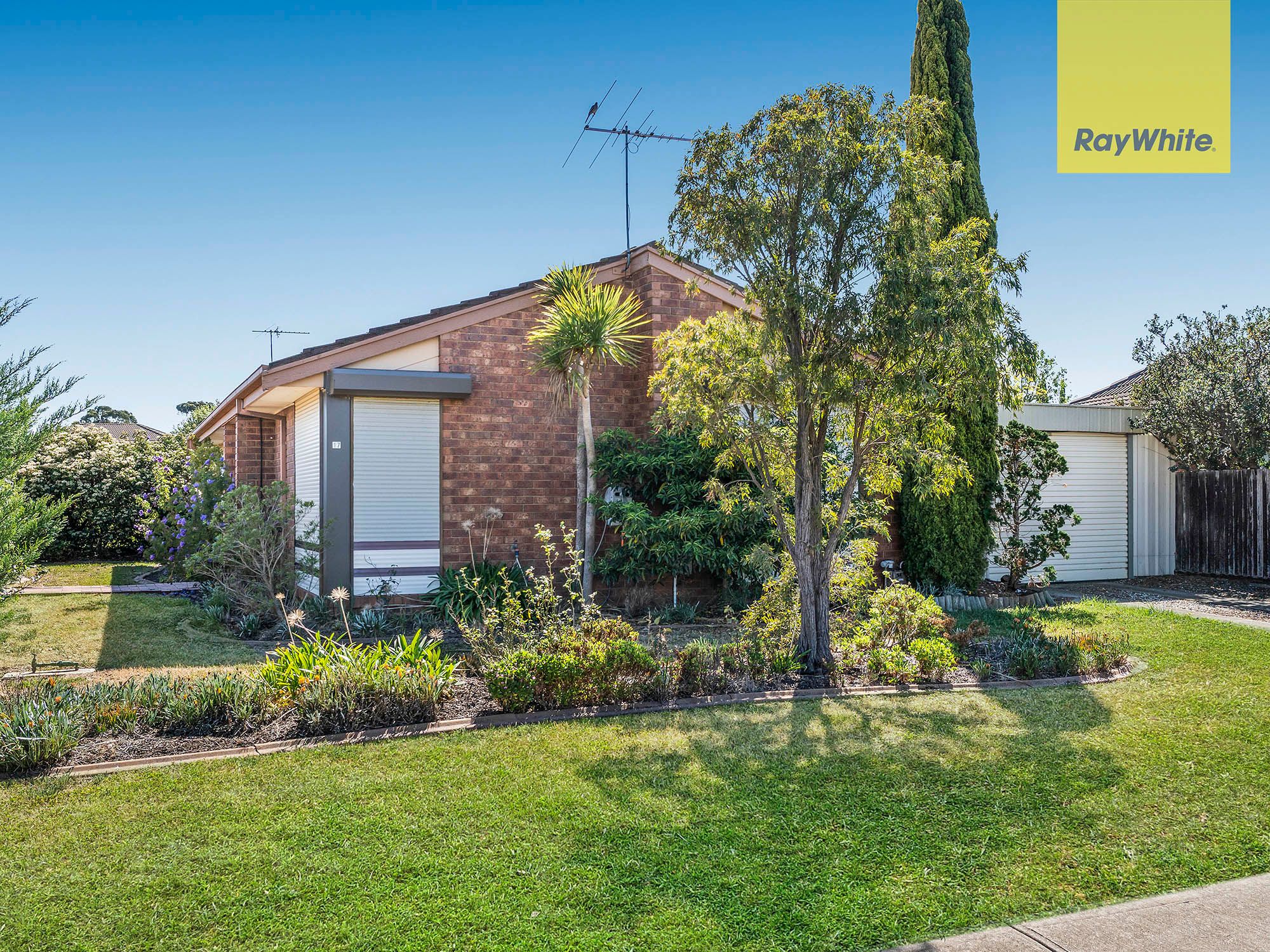 17 Cambrian Way, Melton West, VIC 3337