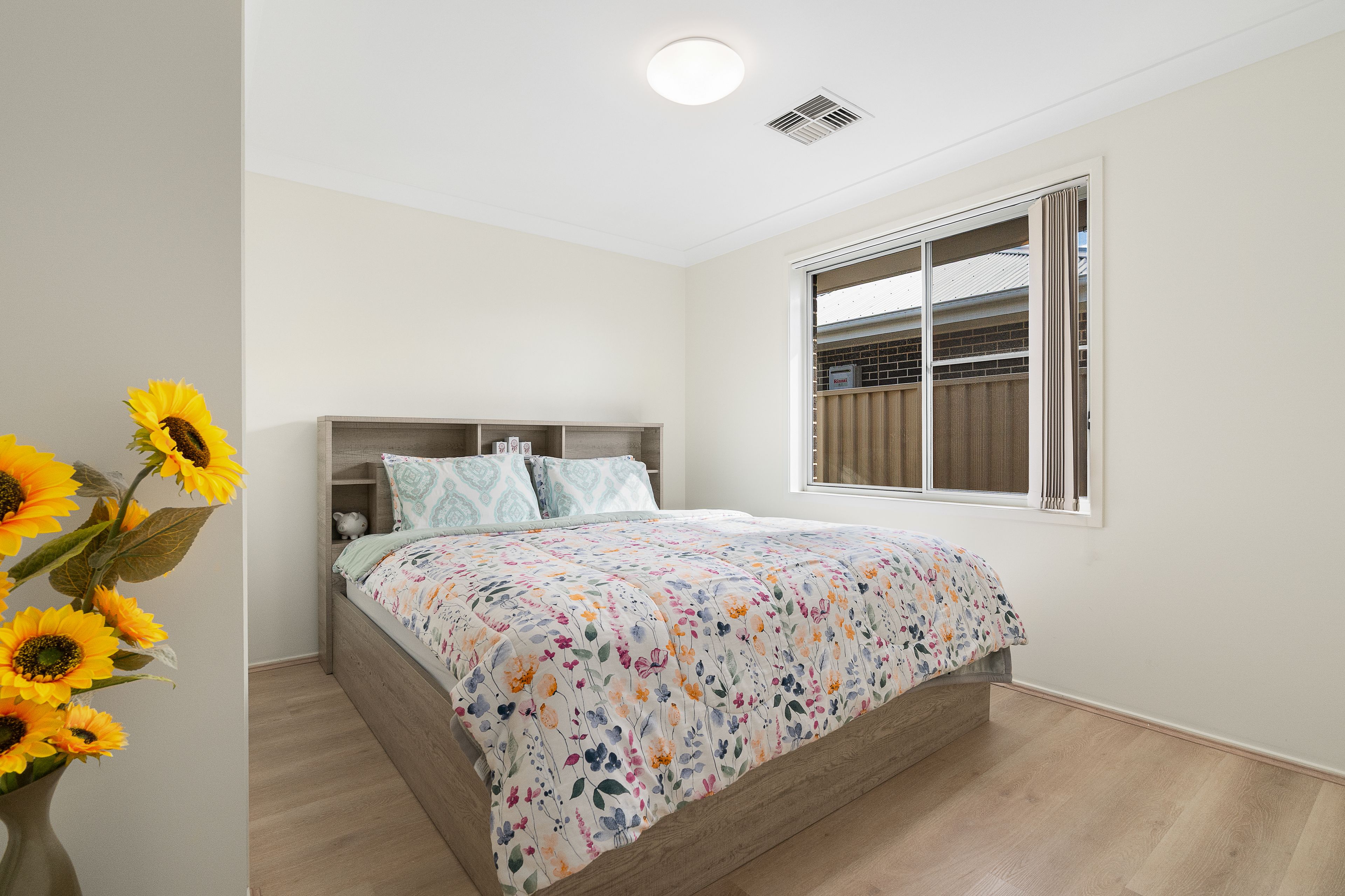 6 Bartholomew Way — photo 4 of 13