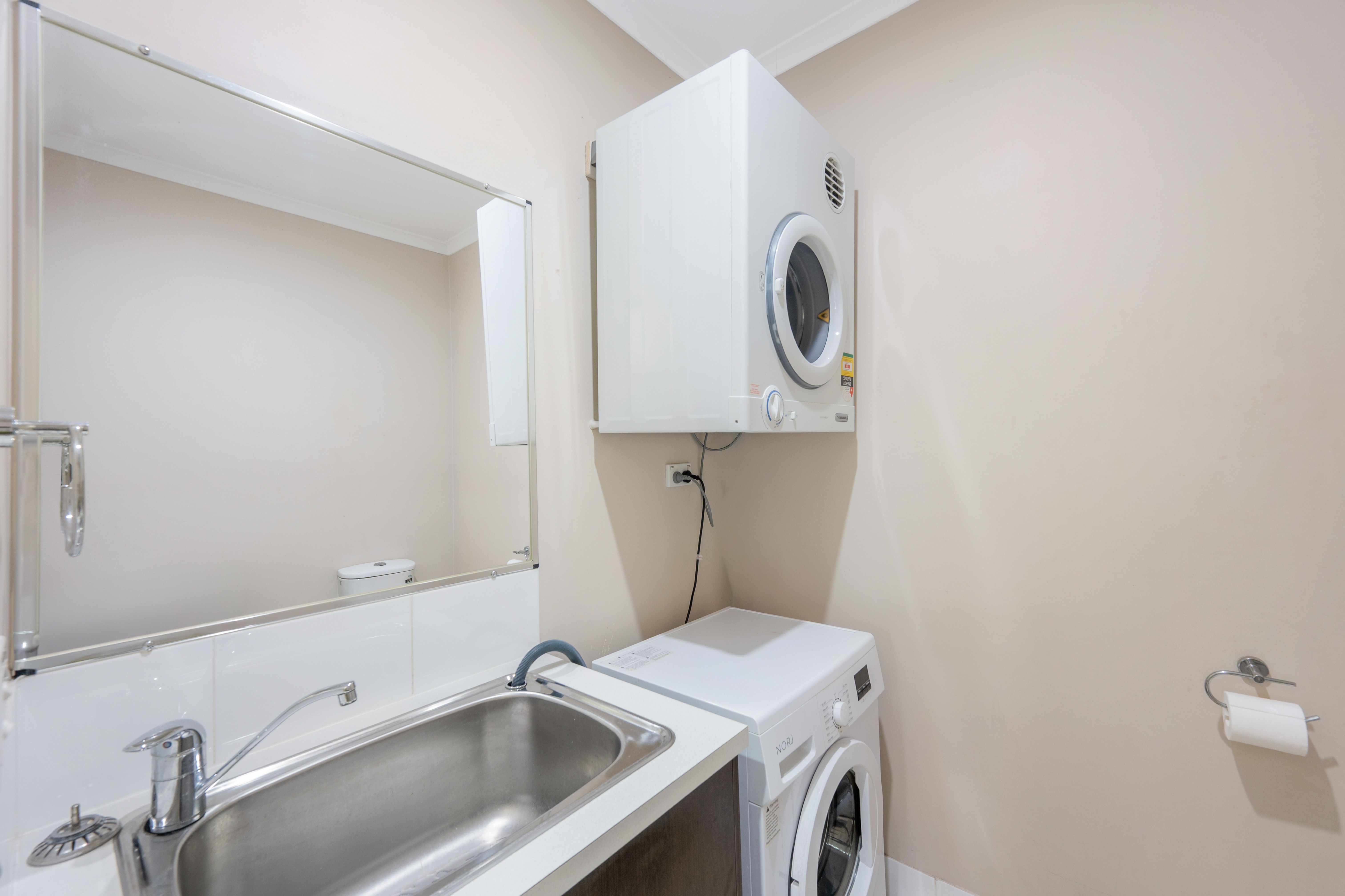 4/9 Cockatoo Drive — photo 13 of 17