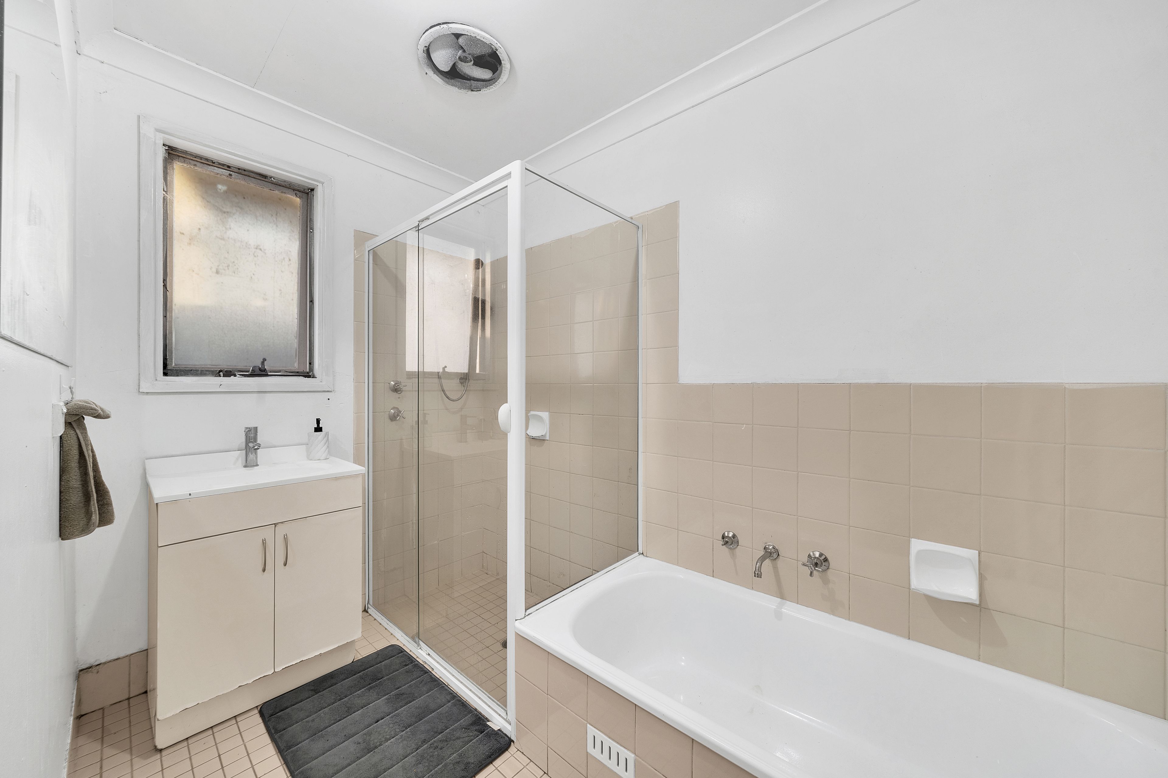 39 Carroll Avenue — photo 12 of 17
