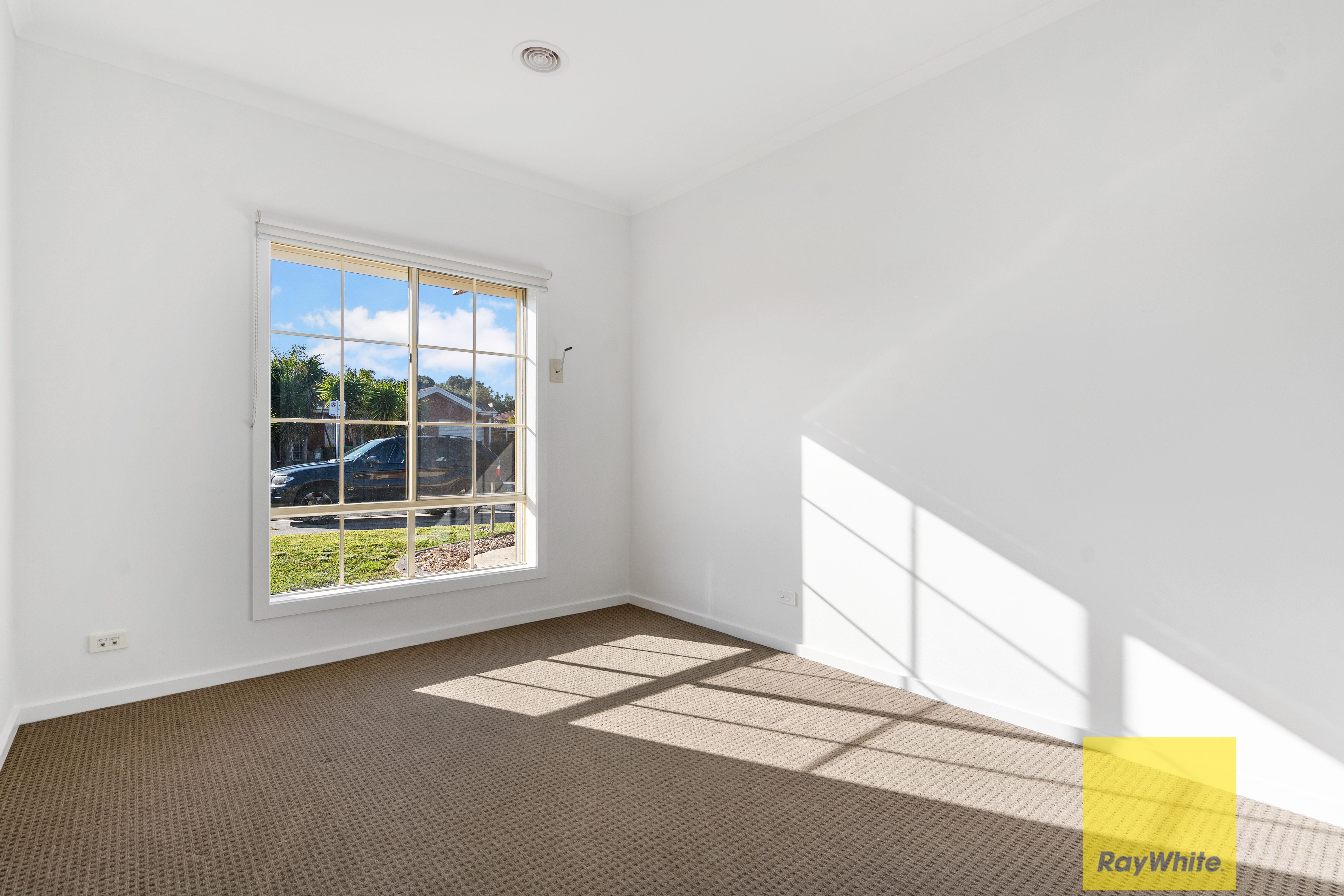 1/7 Dustin Court — photo 9 of 14