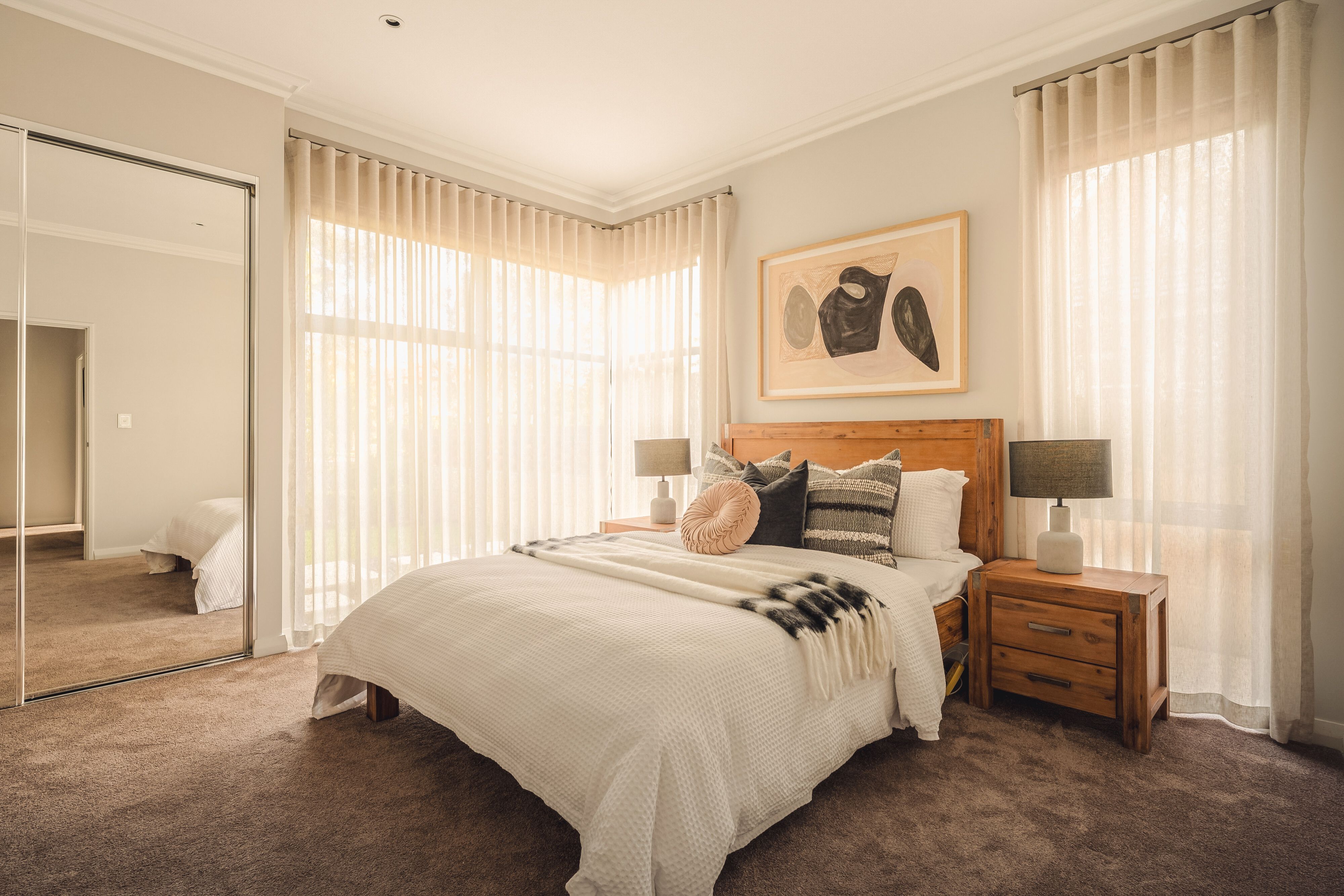 Riverside Luxury, Beautifully Bespoke! — photo 20 of 28