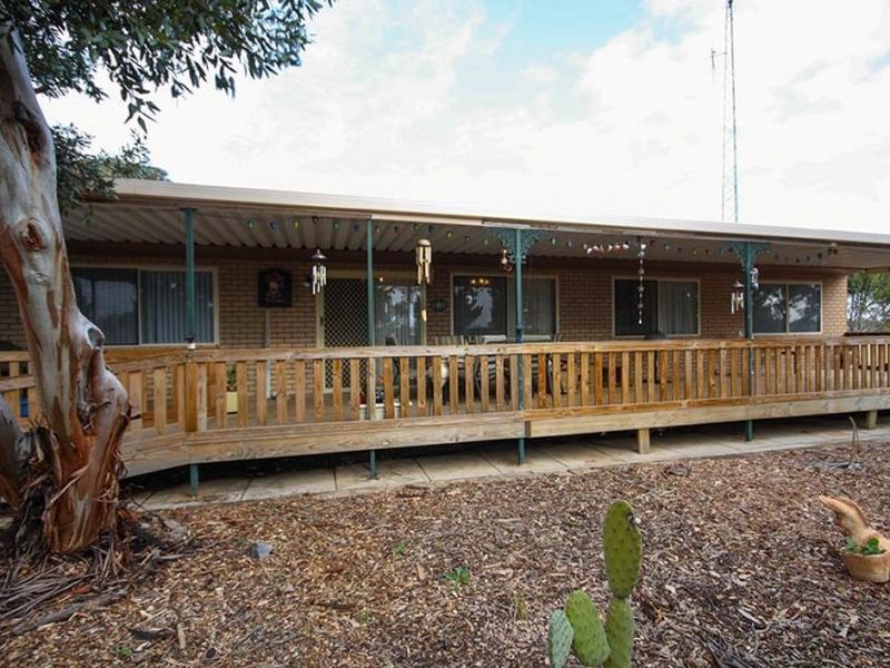 18 Kadina Road, Moonta, SA 5558