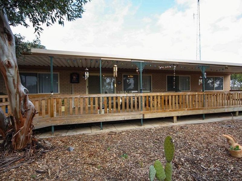 18 Kadina Road, Moonta, SA 5558