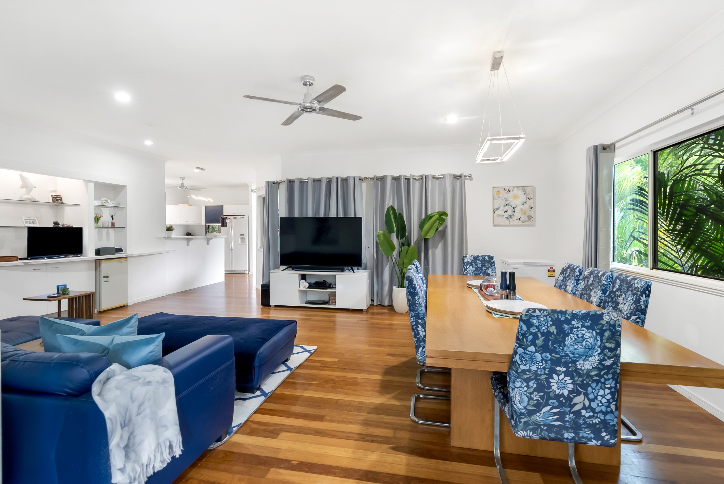 10 East Parkridge Drive, Brinsmead, QLD 4870