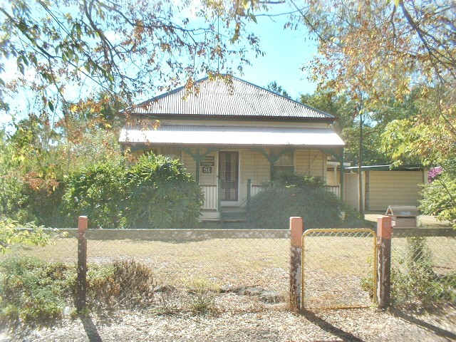 51 Hadley Street, Pittsworth, QLD 4356