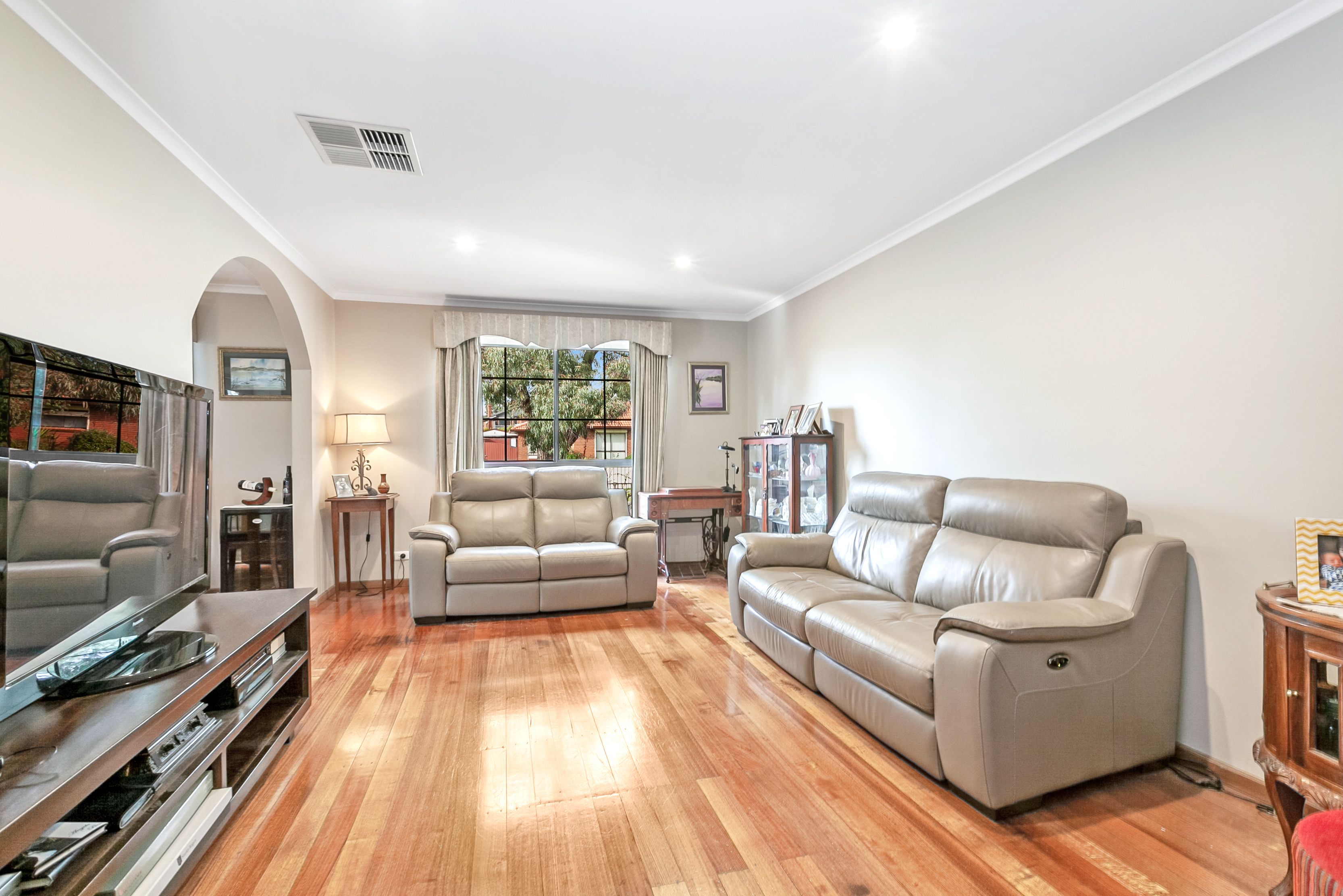 31 Hinkler Drive, Mill Park, VIC 3082