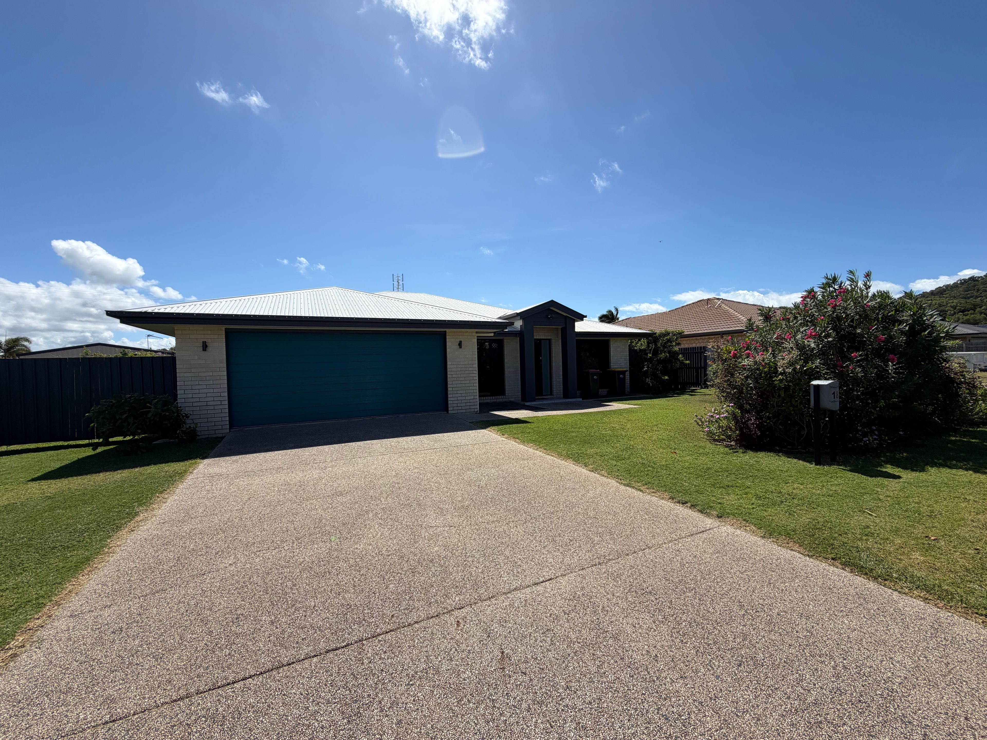 18 Riviera Way, Mulambin, QLD 4703