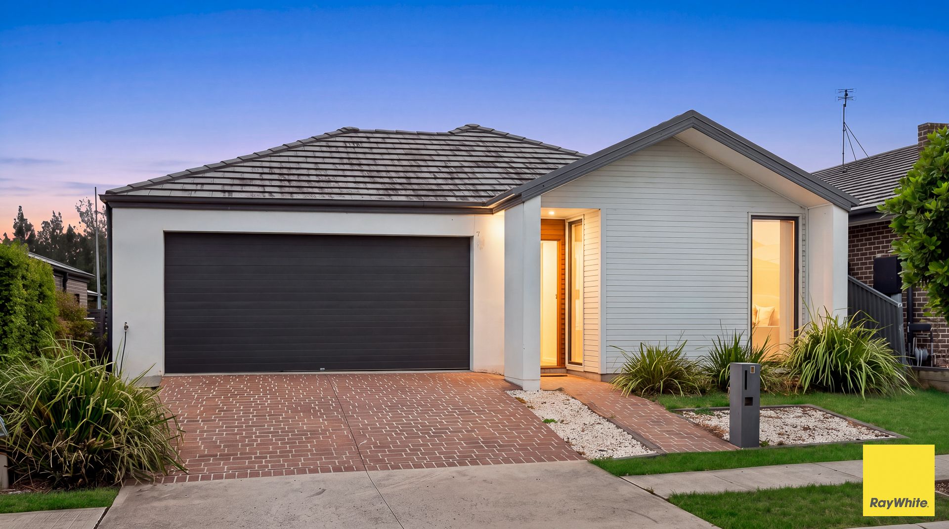 9 Goodluck Circuit — photo from Ray White Macarthur Group