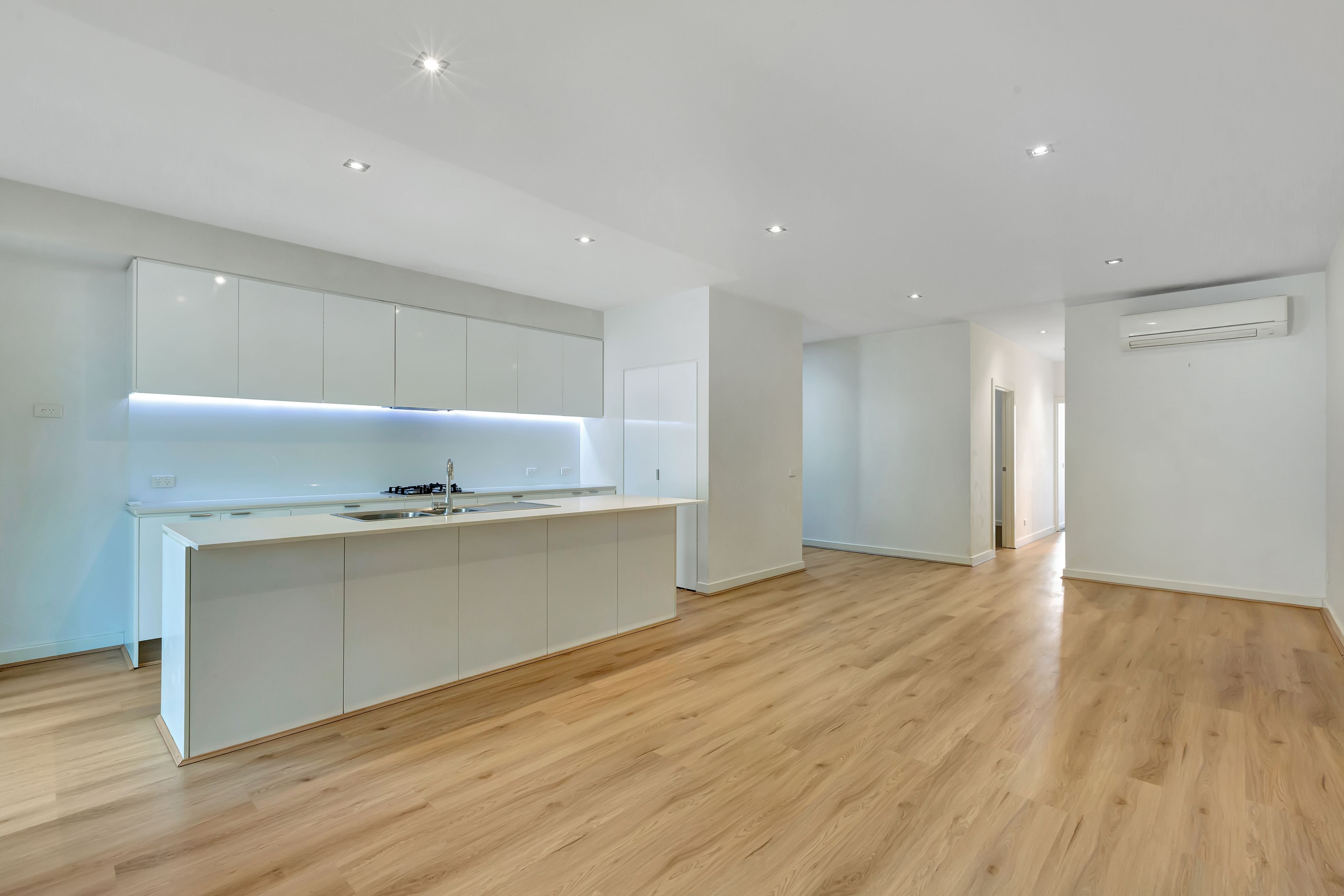 2/21-23 Westgate Street — photo 3 of 12