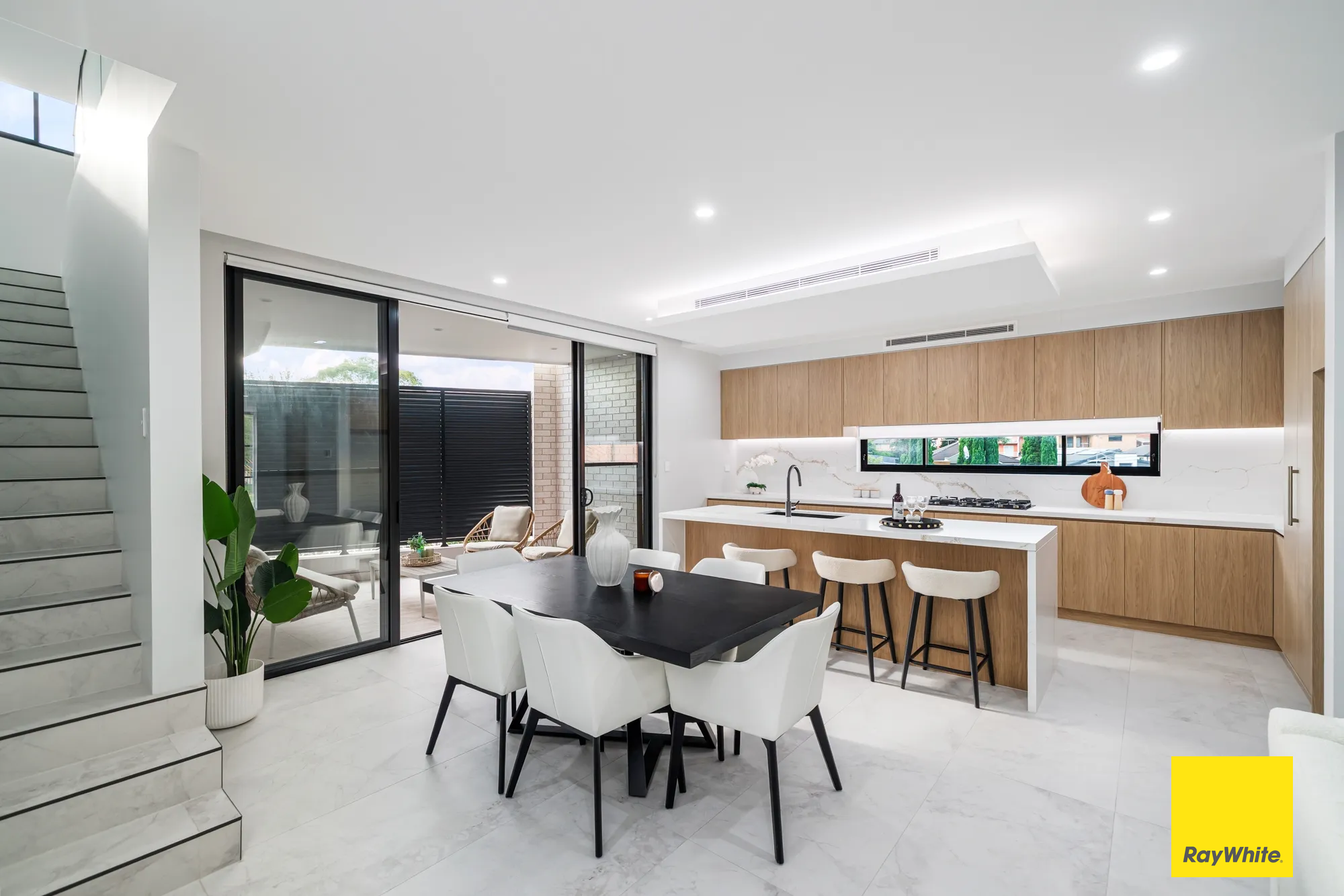 6A Lowry Street — photo 3 of 12