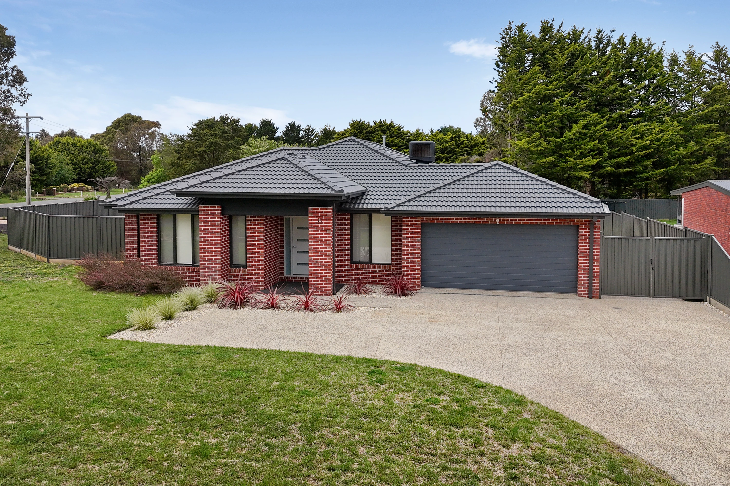 15 Gordon Crescent, Romsey, VIC 3434