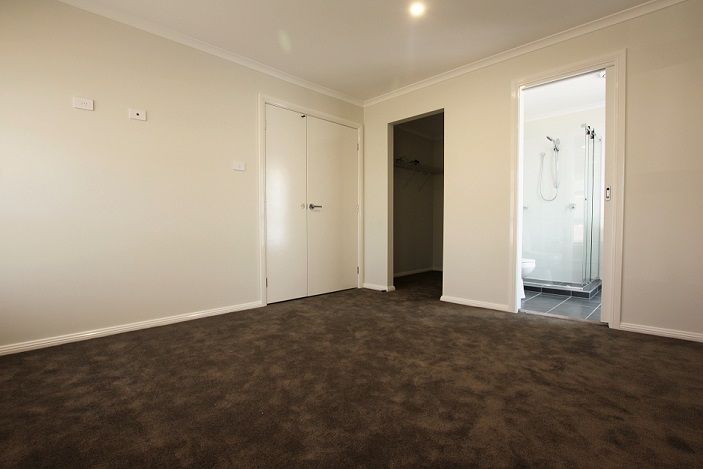 137 Donovan Boulevard, Gregory Hills, NSW 2557