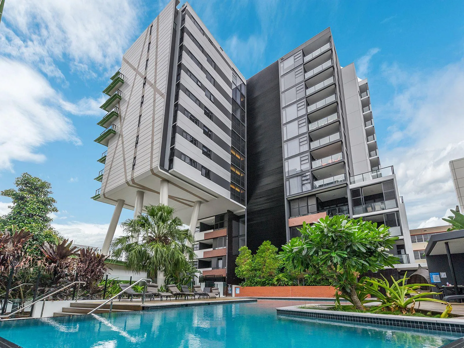 1056/9 Edmondstone Street, South Brisbane
