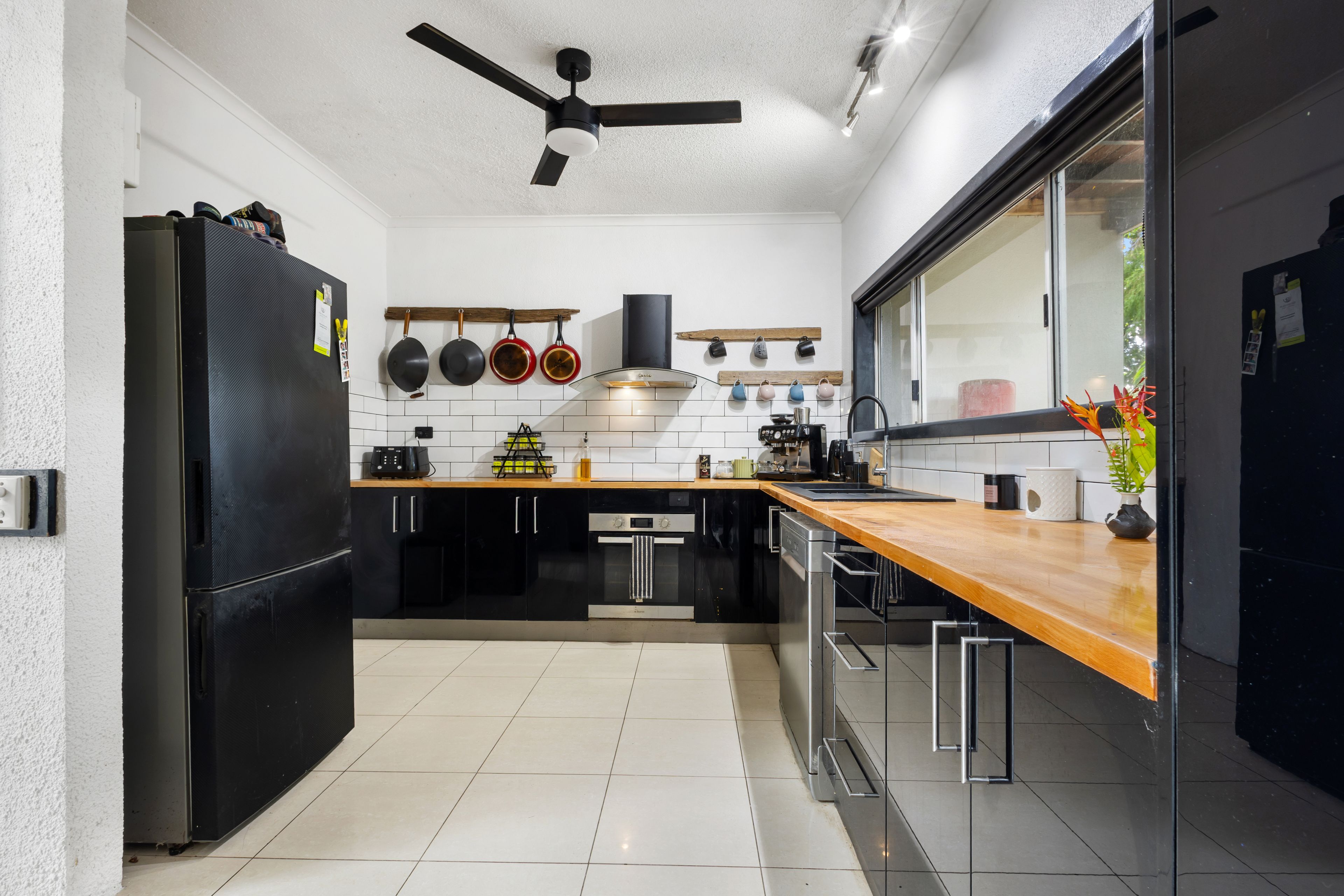 125/121-137 Port Douglas Road — photo from Ray White Port Douglas