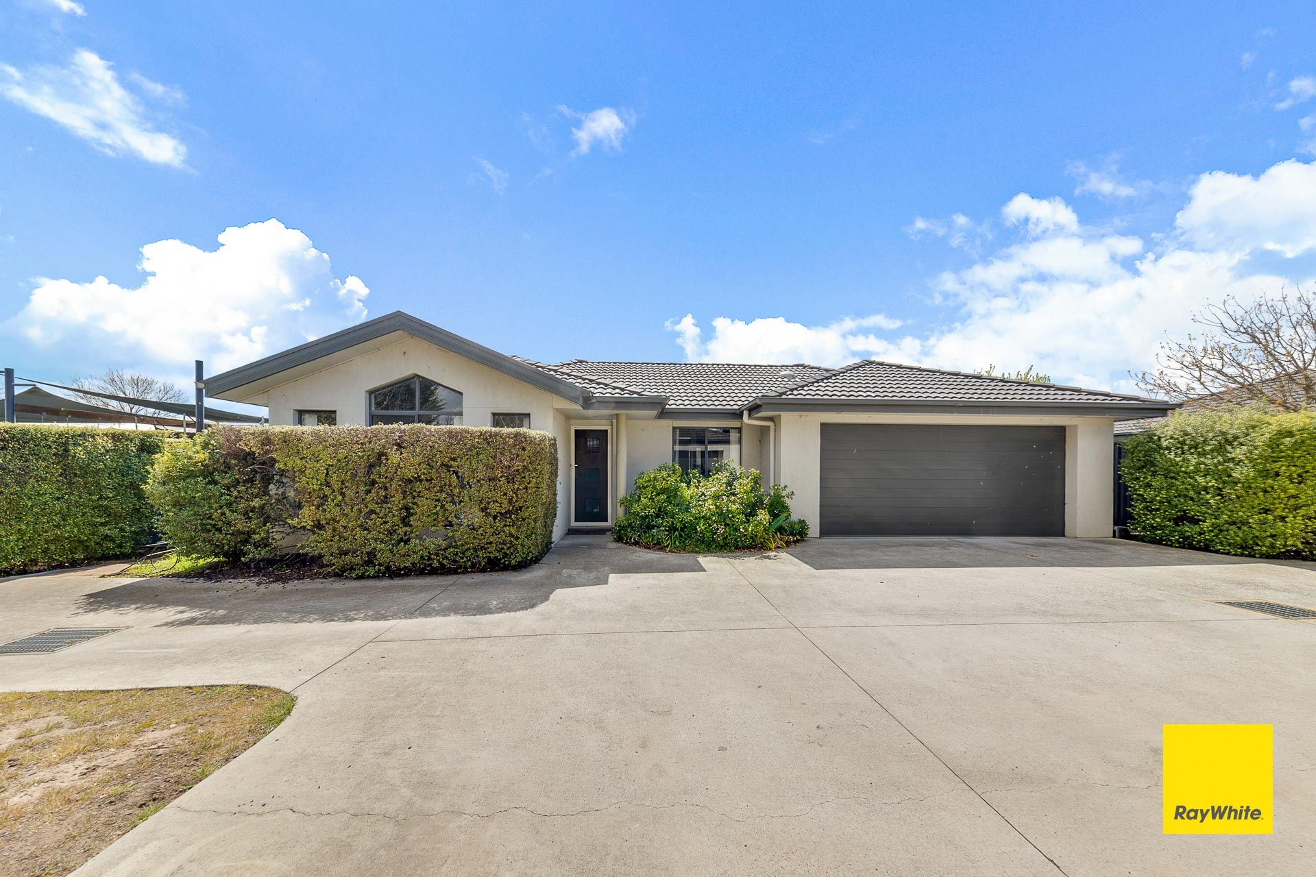 11/4-6 Mcmahon Drive — photo from Ray White Bungendore