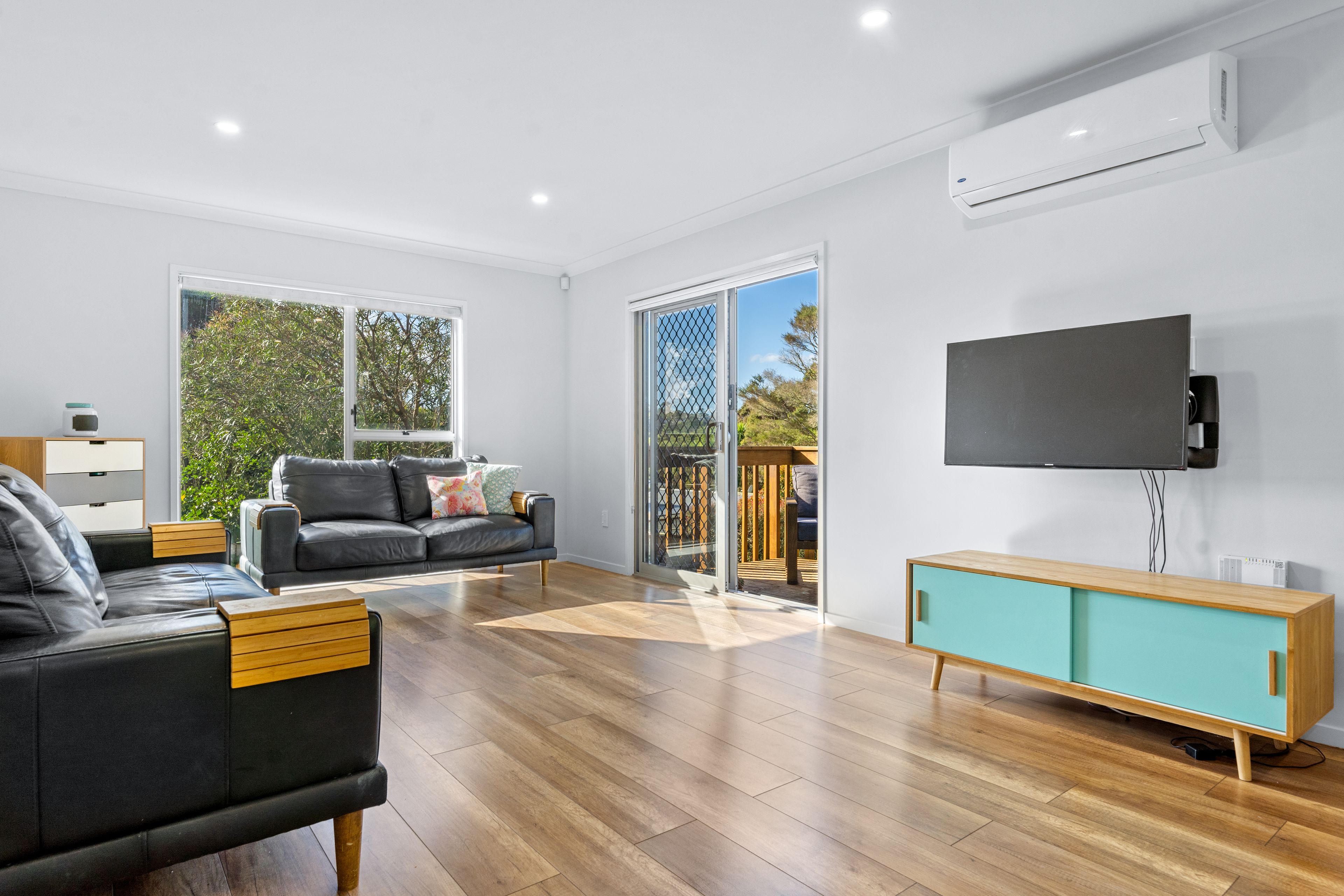1/5 Classic Grove, Glenfield, North Shore City