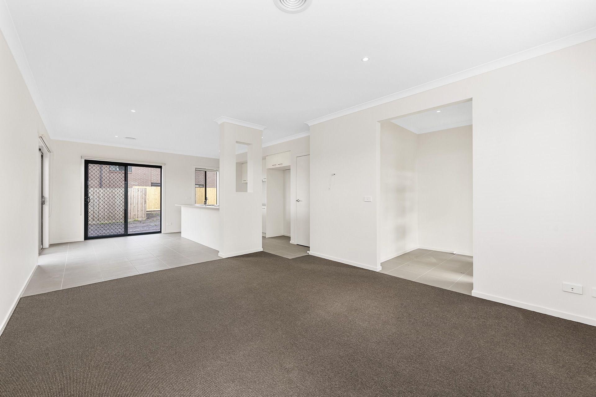 77 Rossiter Retreat, Cranbourne North, VIC 3977