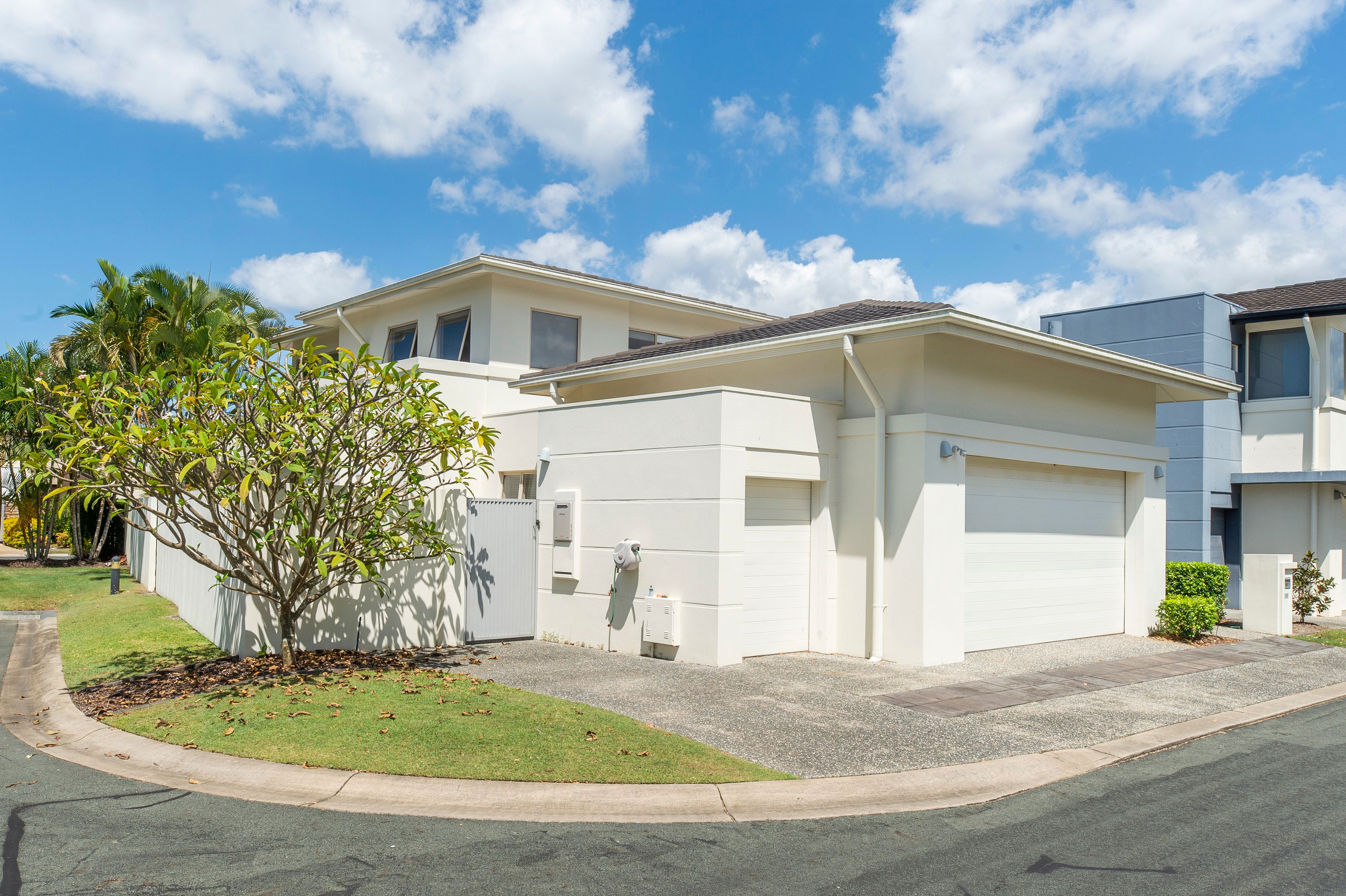 6010 Calardo Avenue, Hope Island, QLD 4212