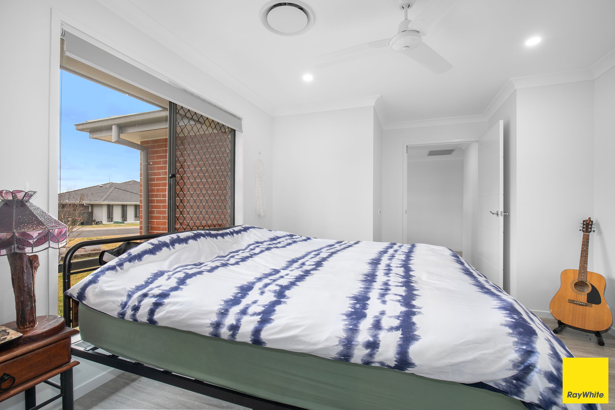 2 Greaves Close — photo 4 of 12