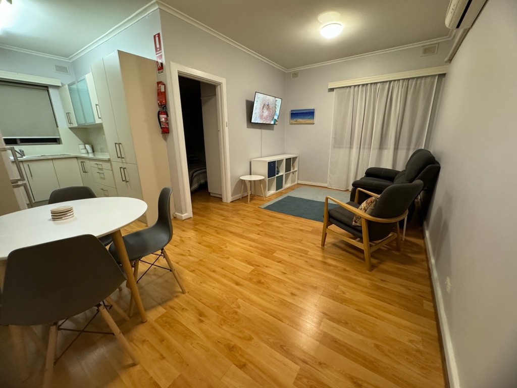 8/21 Military Road, West Beach, SA 5024