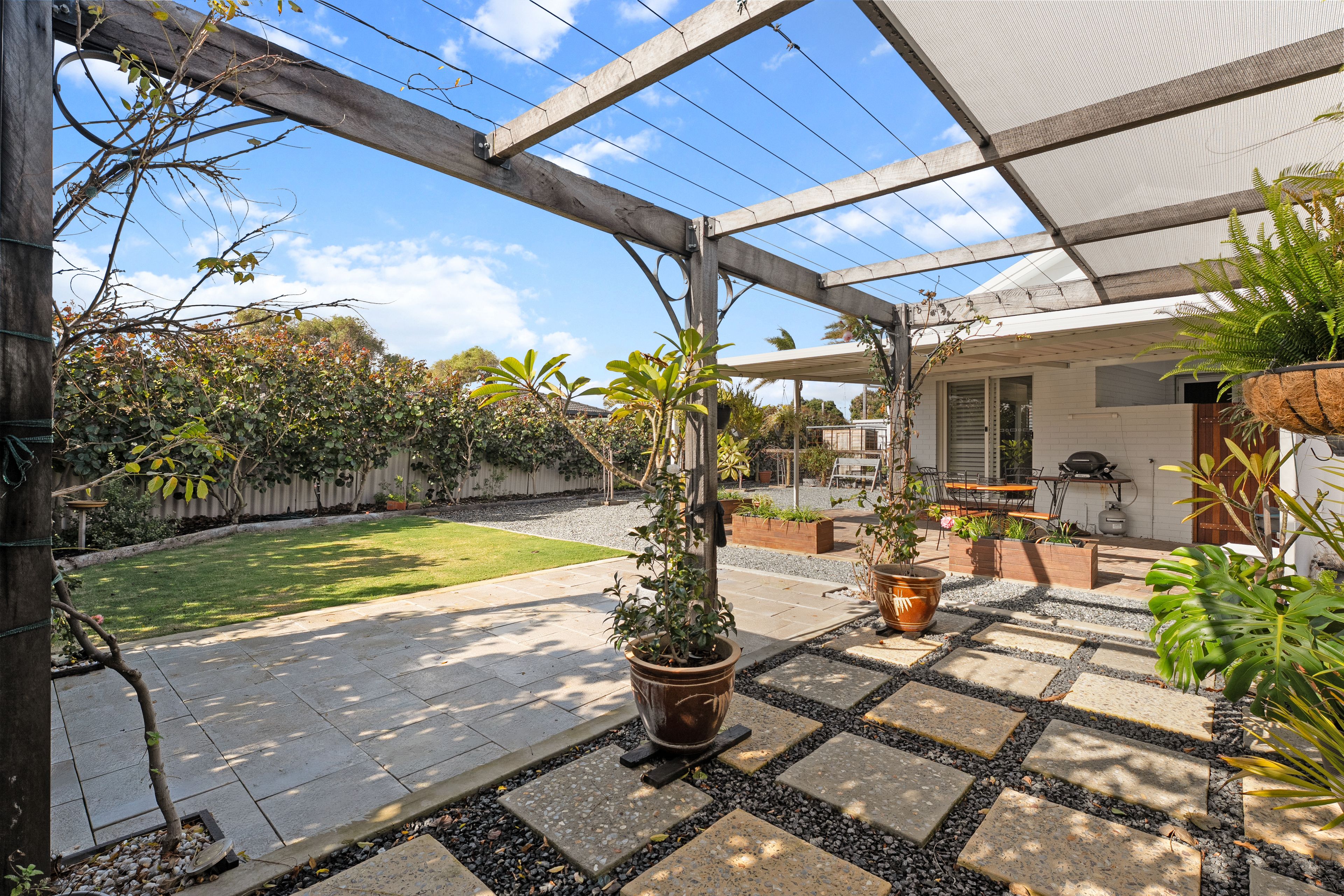 1 Allen Close — photo 24 of 30