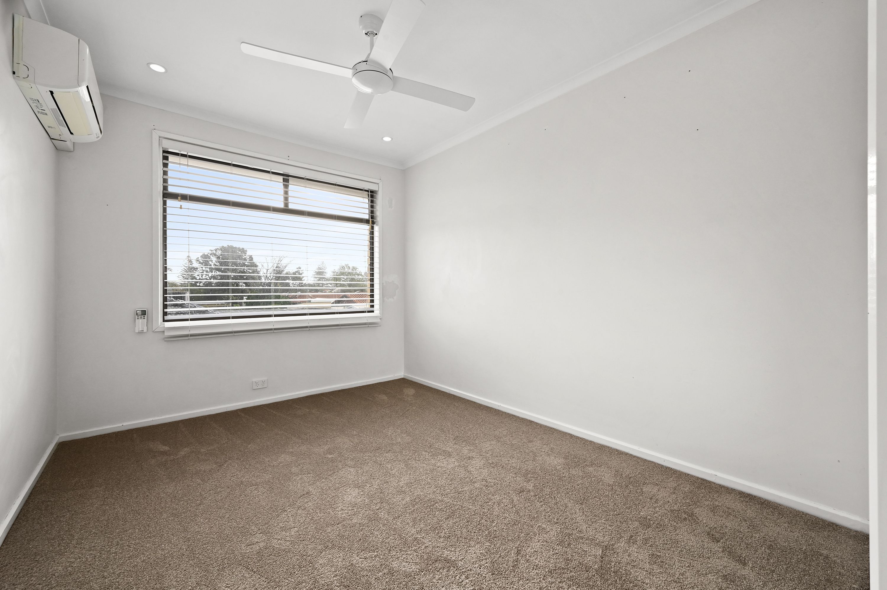 33 Seaspray Avenue — photo 12 of 24