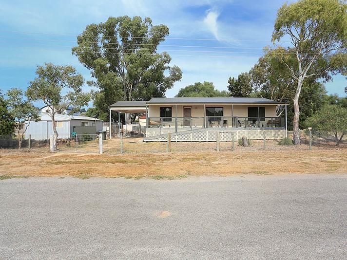 37 Main Street, Pine Point, SA 5571
