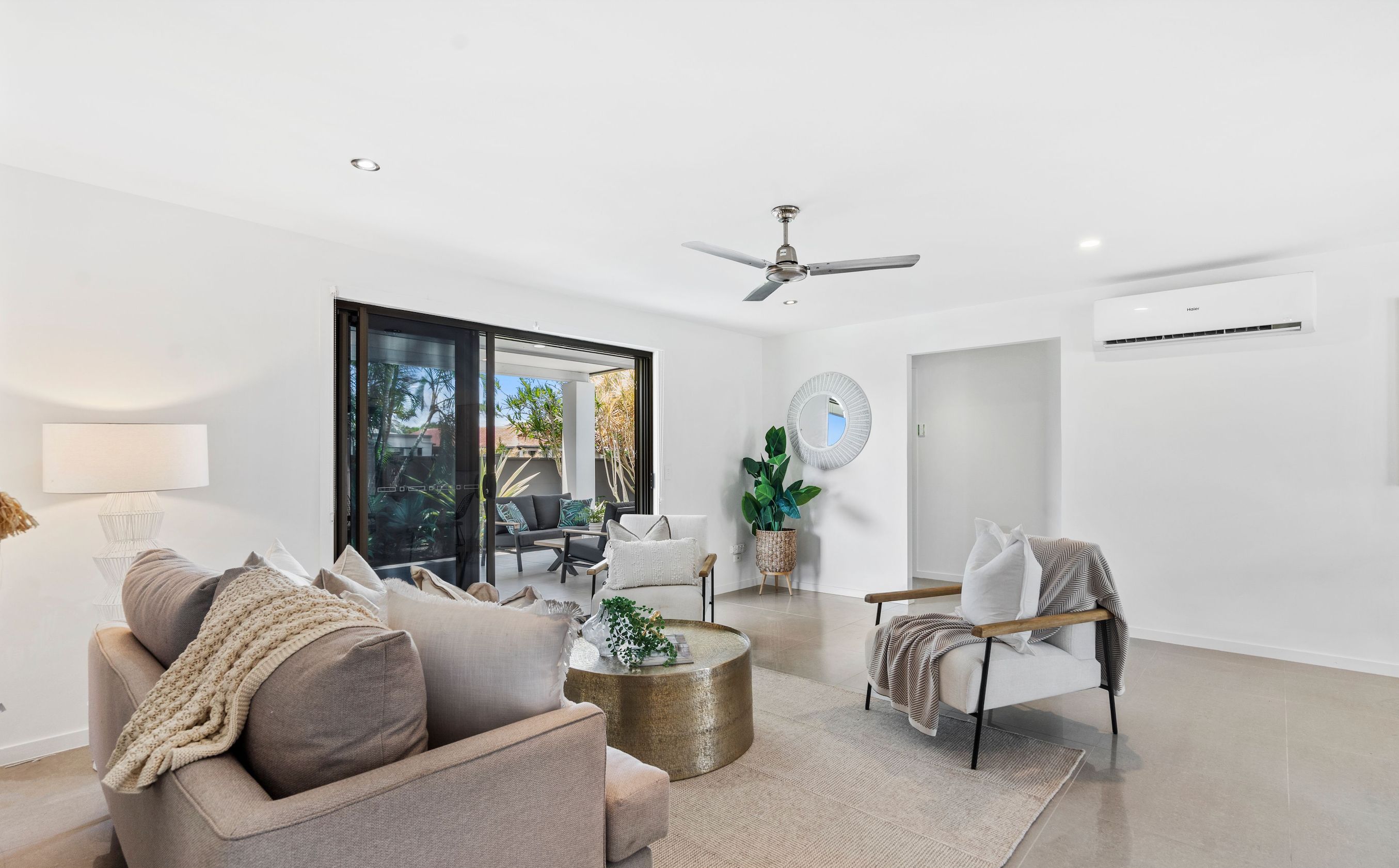 1 Tekapo Street, Broadbeach Waters, QLD 4218