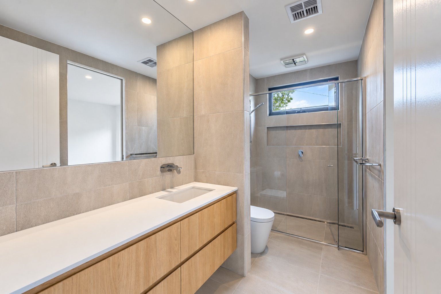 17B Derna Road — photo 4 of 18